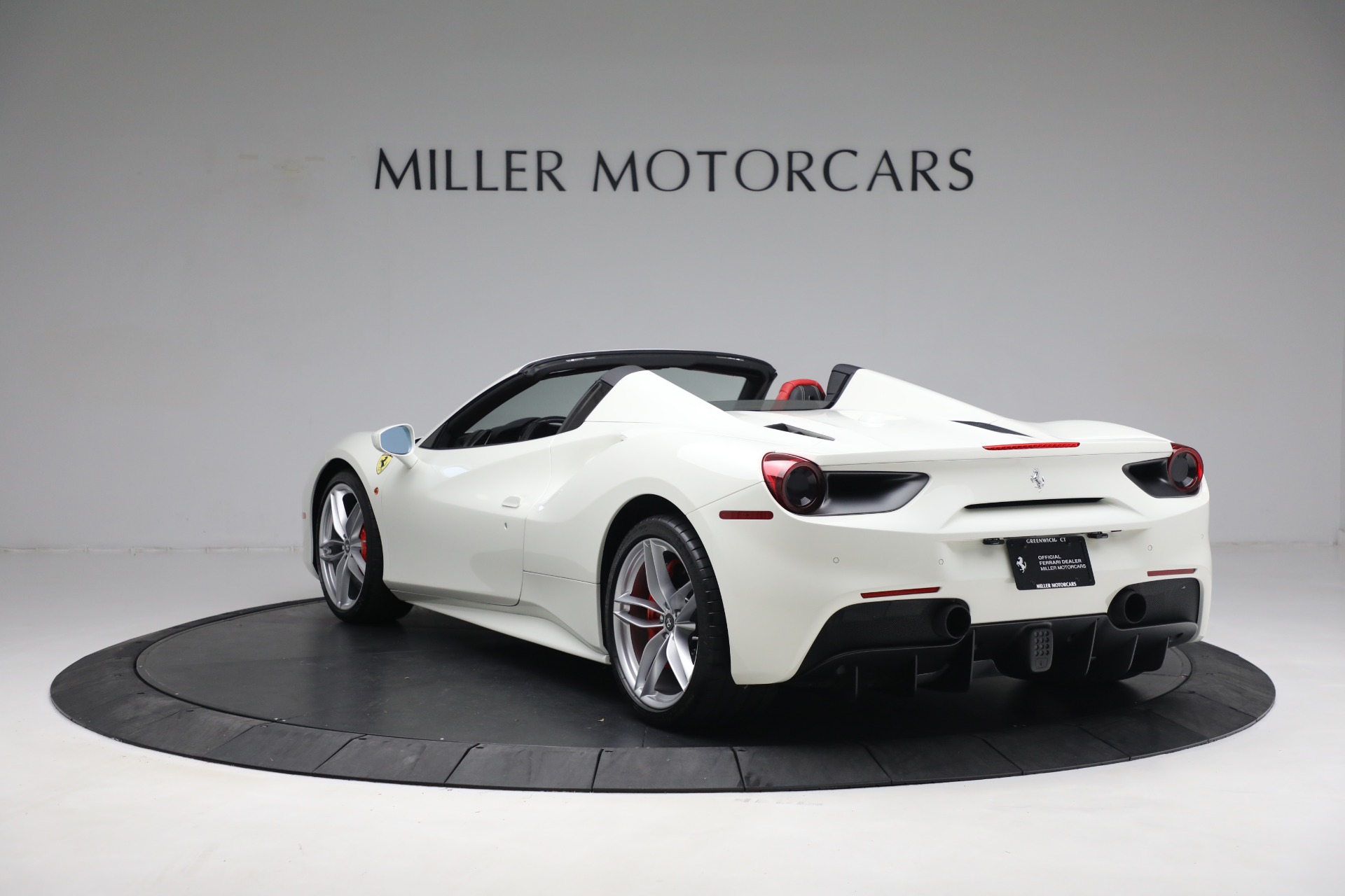 Used-2018-Ferrari-488-Spider