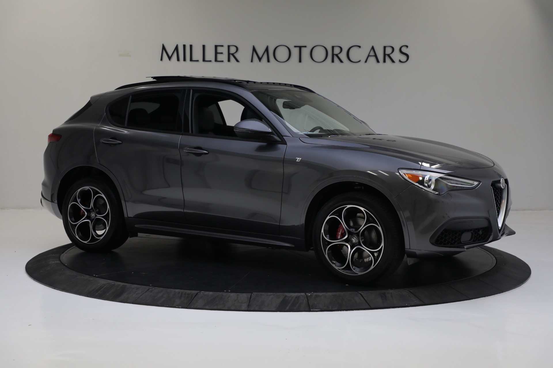 New-2022-Alfa-Romeo-Stelvio-Ti