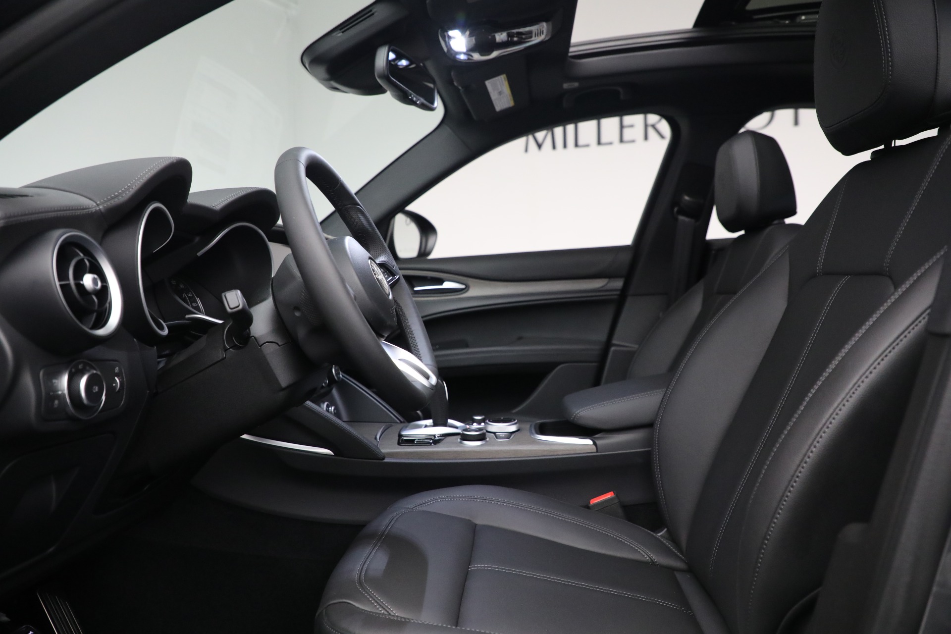 New-2022-Alfa-Romeo-Stelvio-Ti