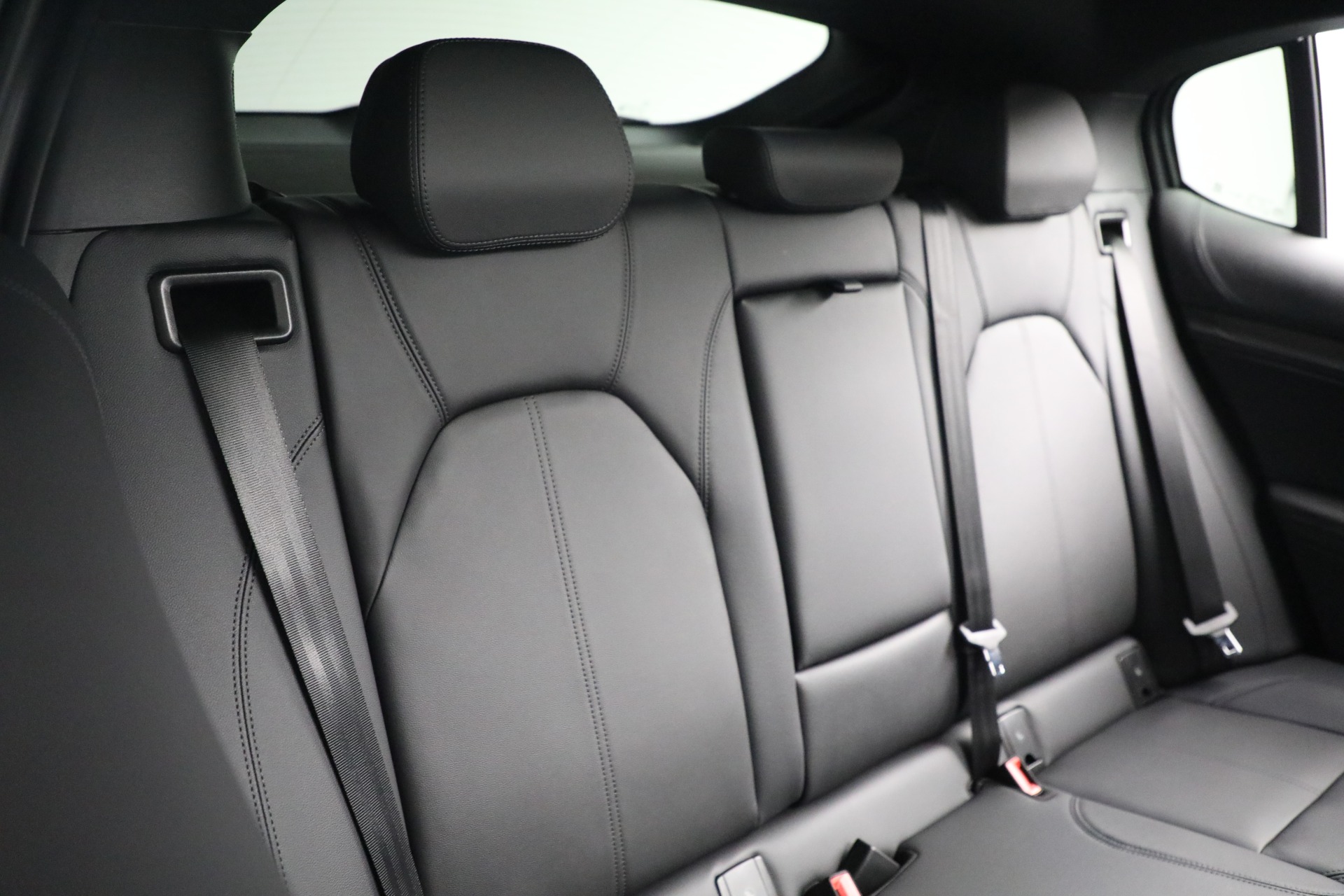 New-2022-Alfa-Romeo-Stelvio-Ti