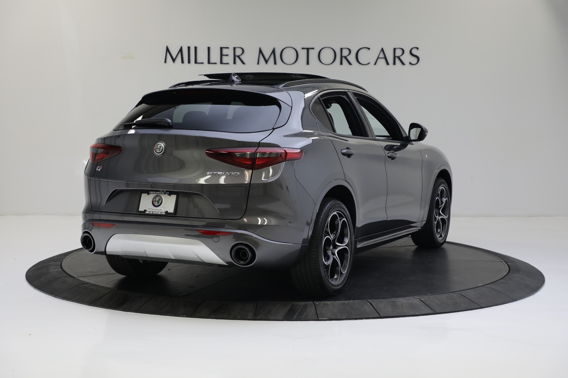 New-2022-Alfa-Romeo-Stelvio-Ti