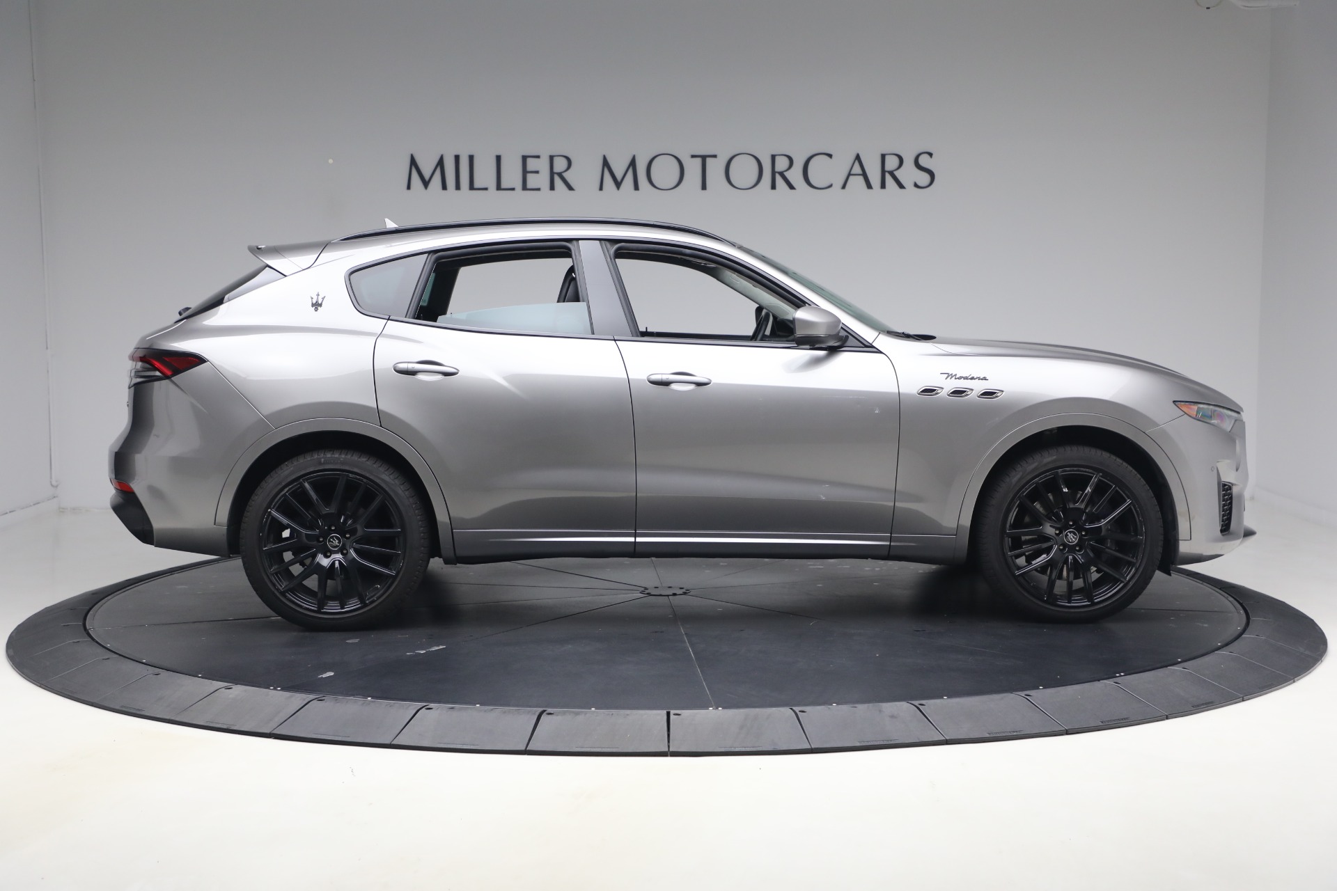 Used-2022-Maserati-Levante-Modena