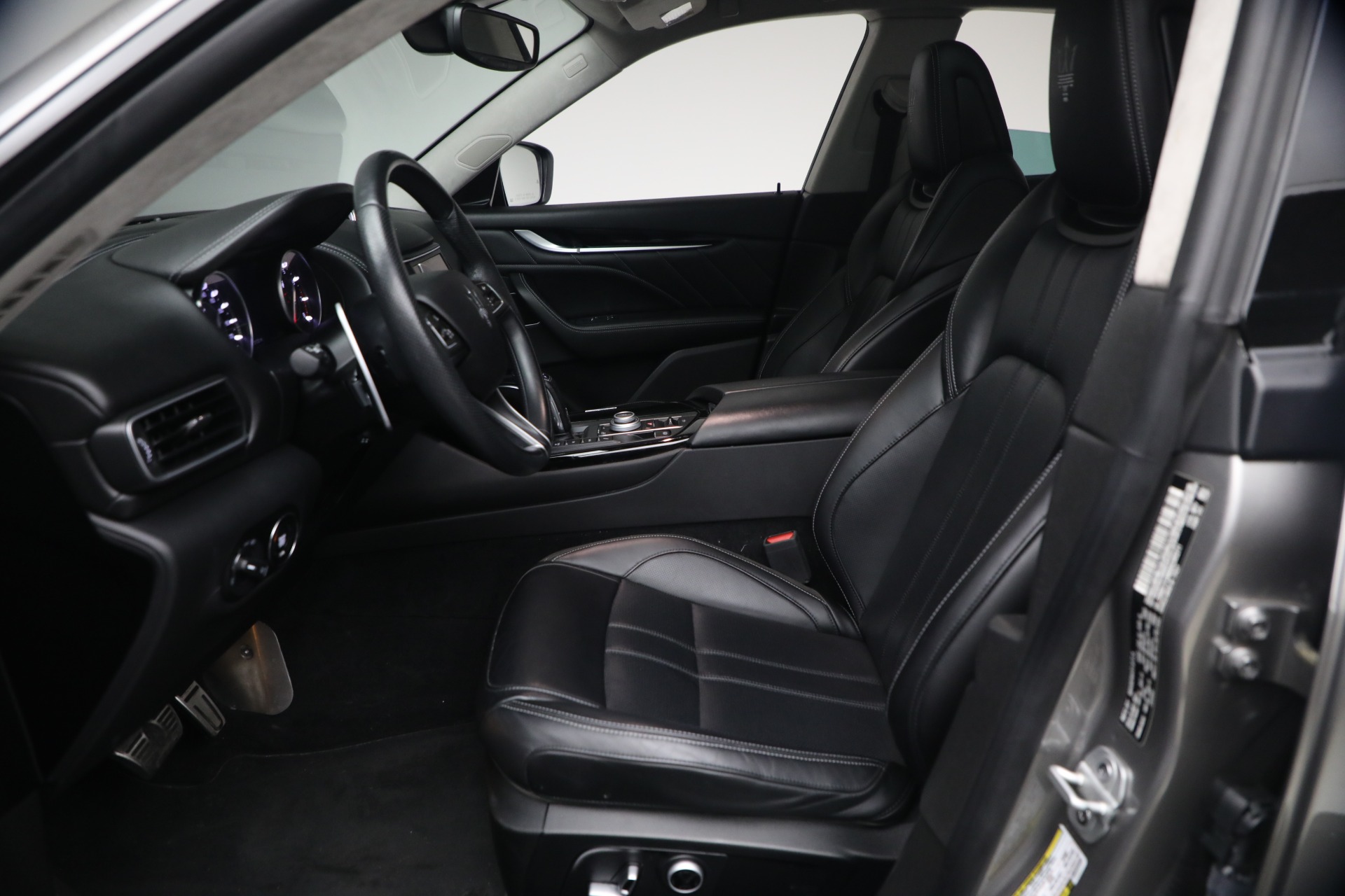 Used-2022-Maserati-Levante-Modena