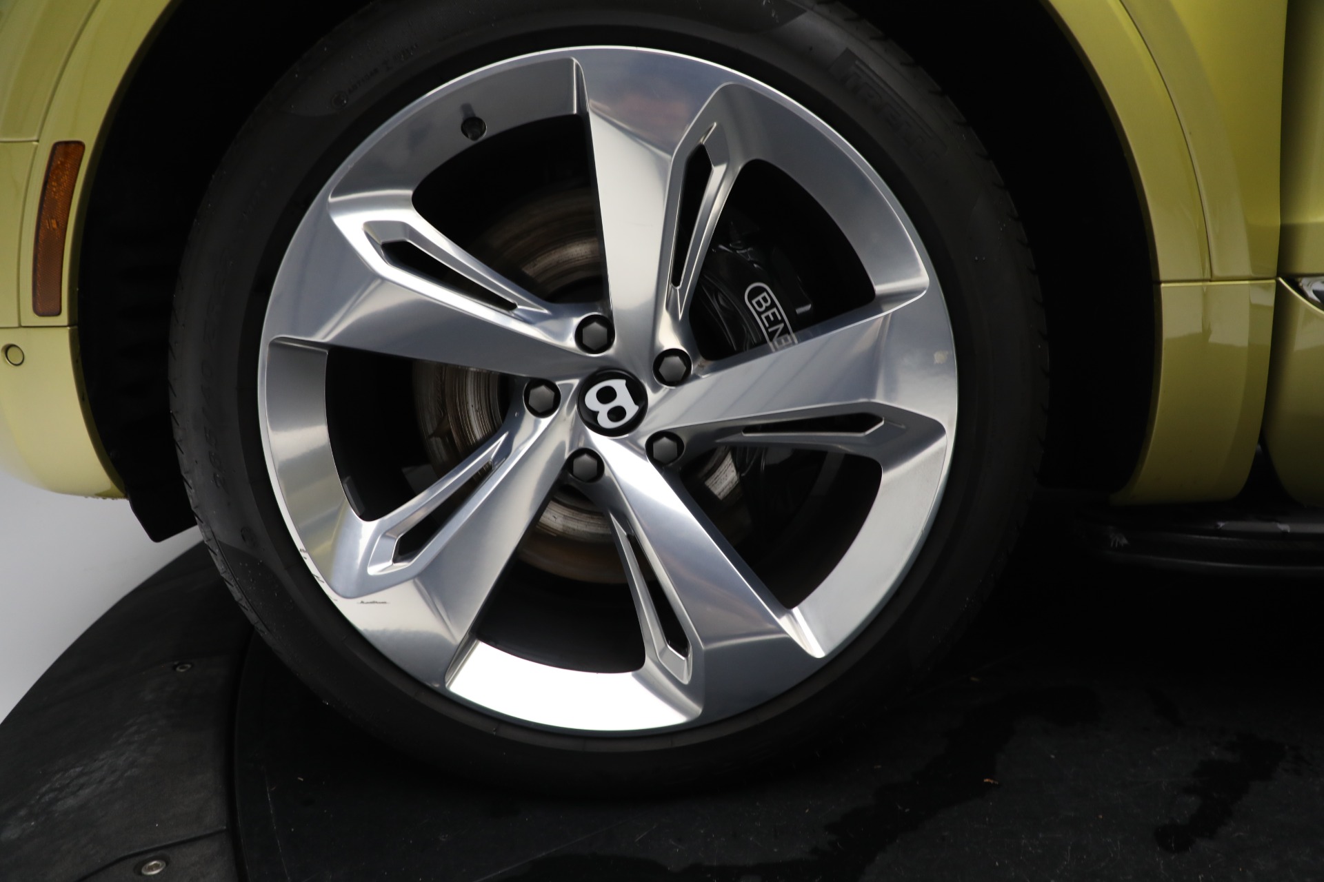 Used-2018-Bentley-Bentayga-W12-Signature