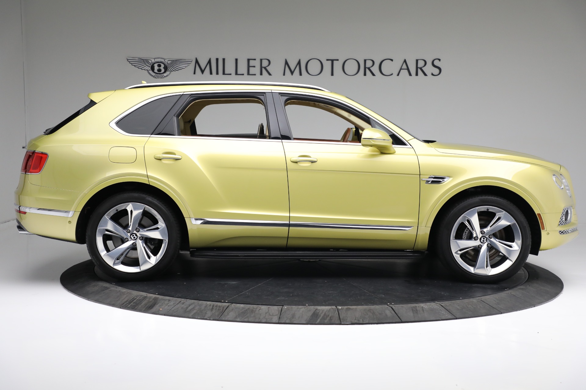 Used-2018-Bentley-Bentayga-W12-Signature