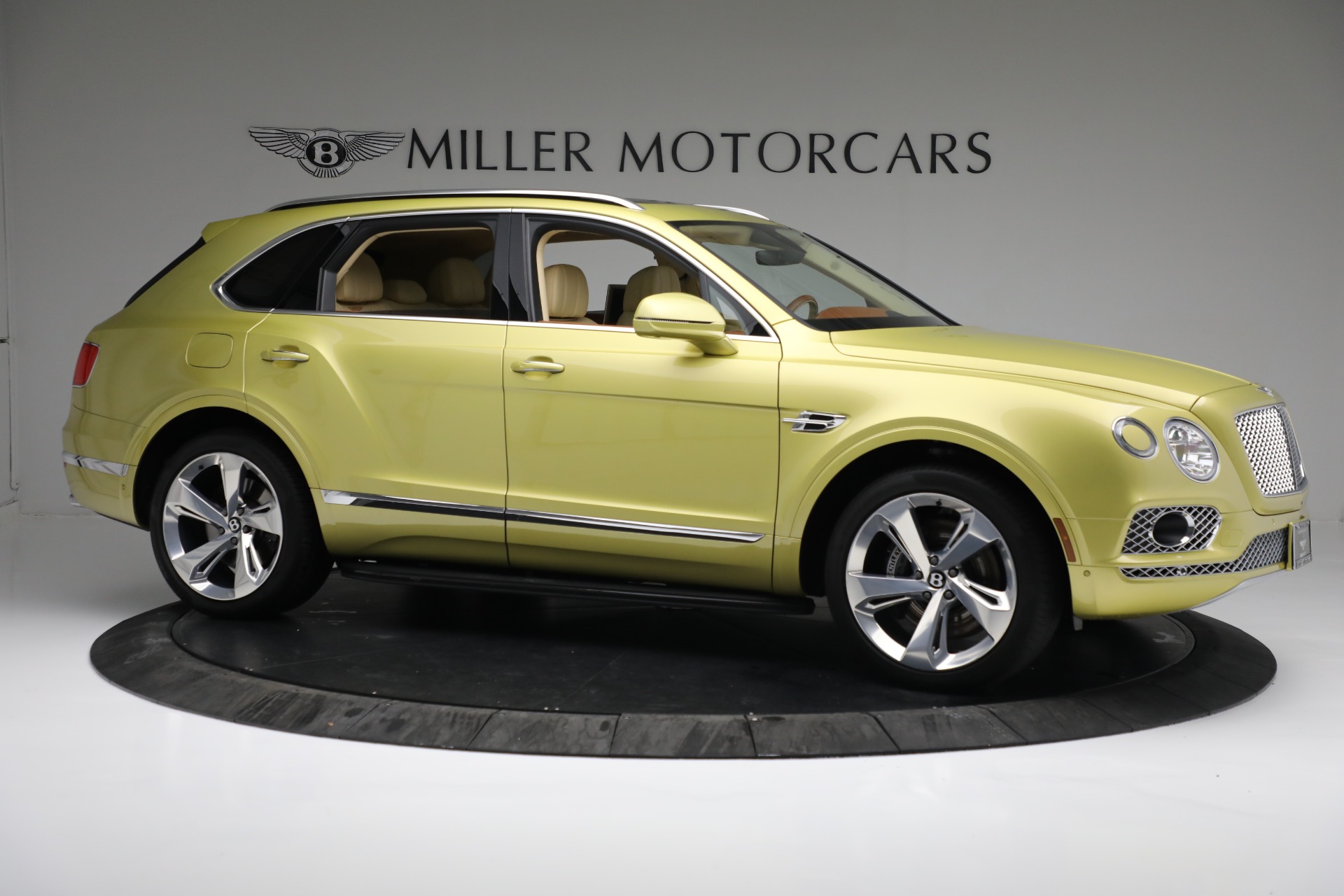 Used-2018-Bentley-Bentayga-W12-Signature