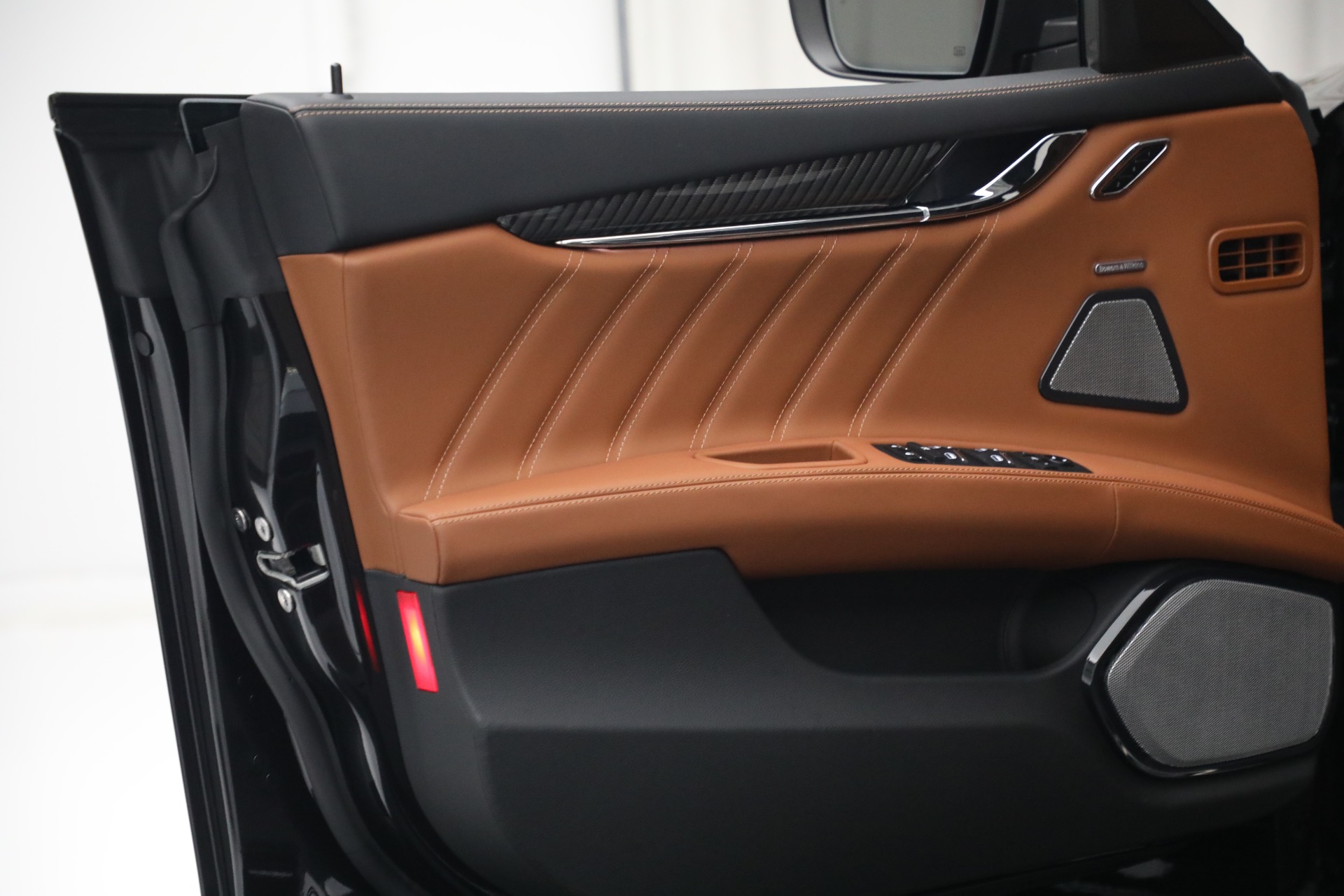 New-2022-Maserati-Quattroporte-Trofeo