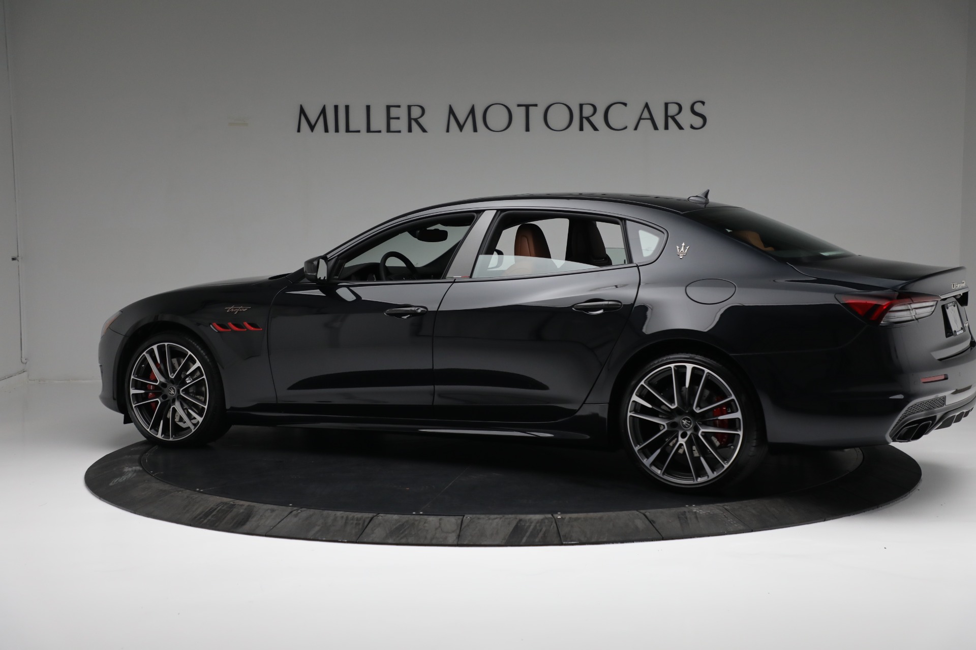 New-2022-Maserati-Quattroporte-Trofeo