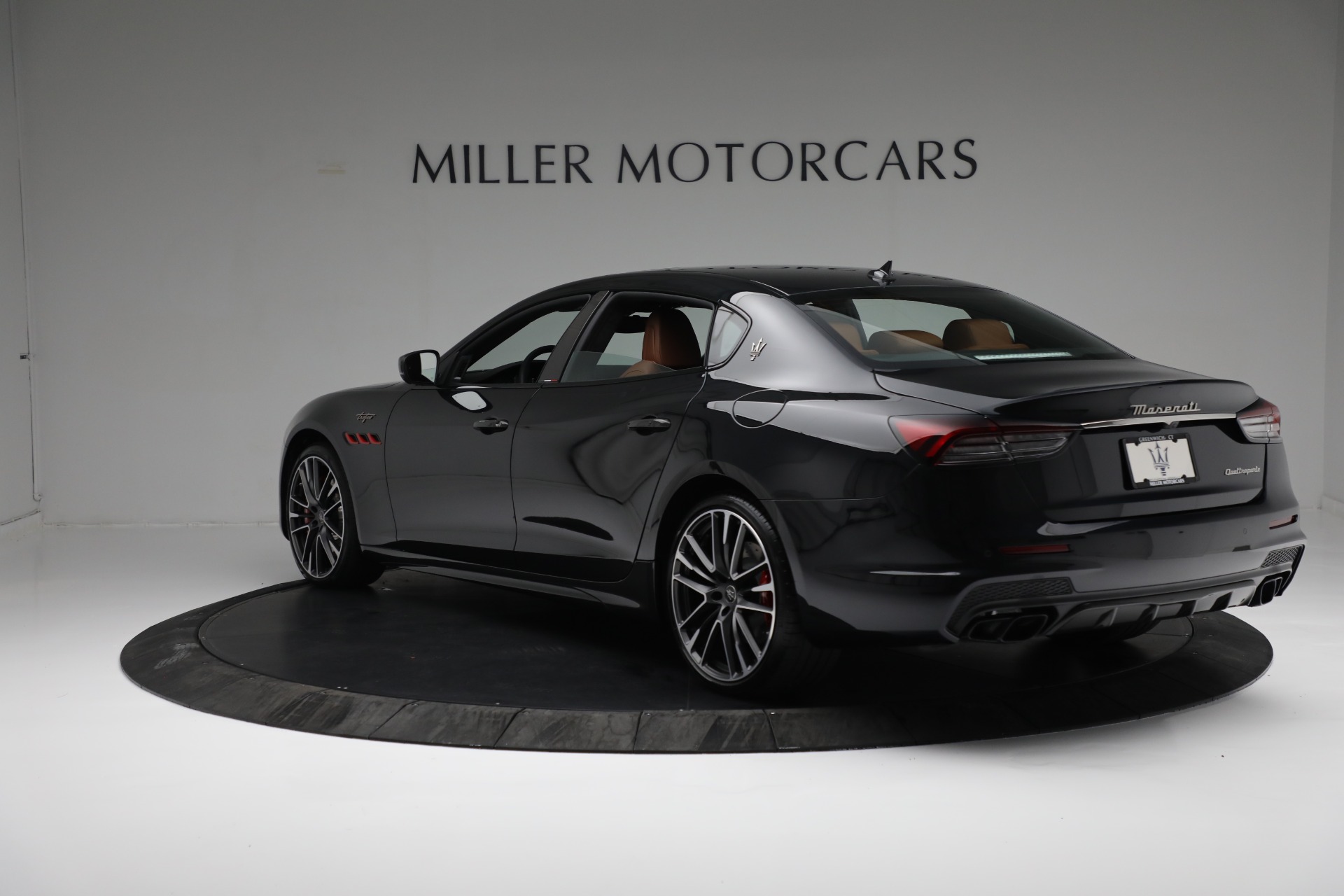 New-2022-Maserati-Quattroporte-Trofeo