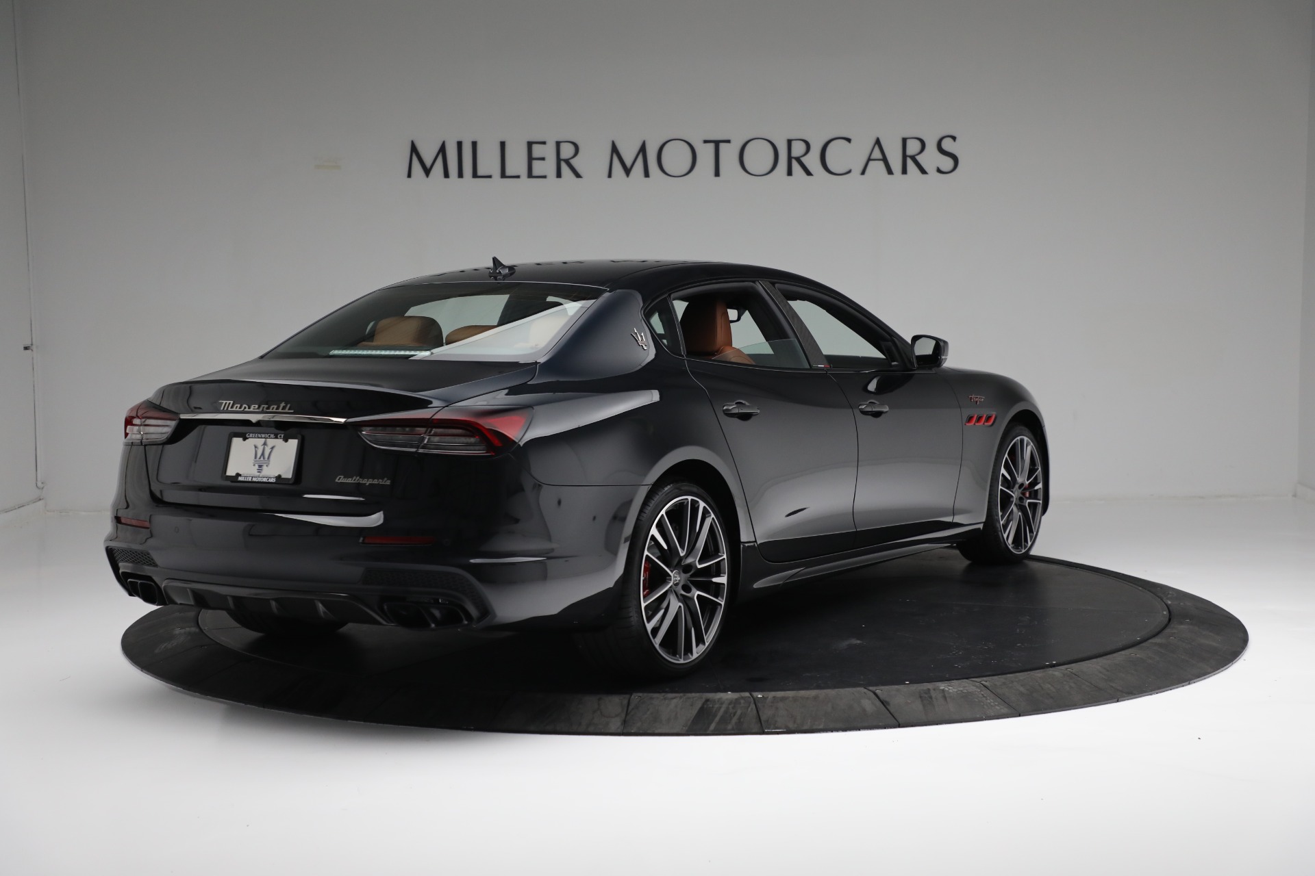 New-2022-Maserati-Quattroporte-Trofeo