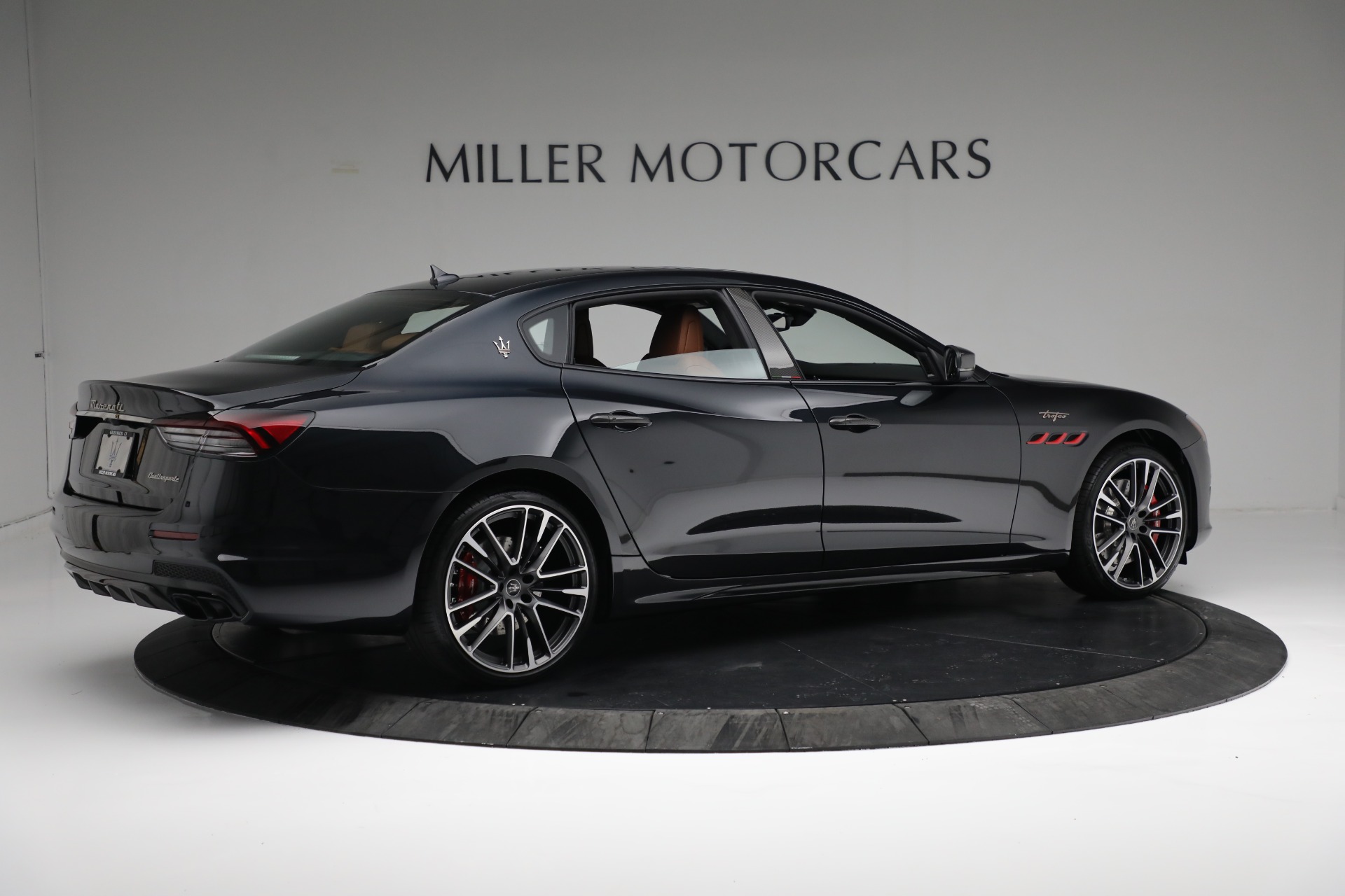 New-2022-Maserati-Quattroporte-Trofeo