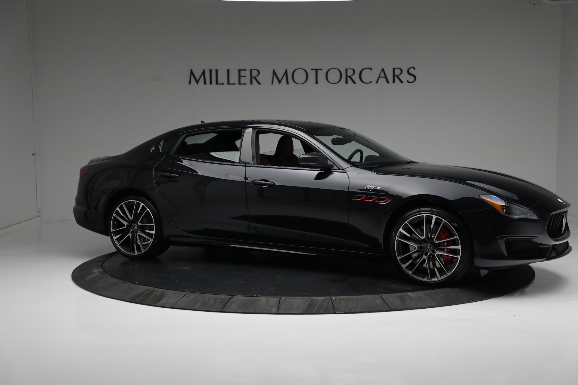 New-2022-Maserati-Quattroporte-Trofeo