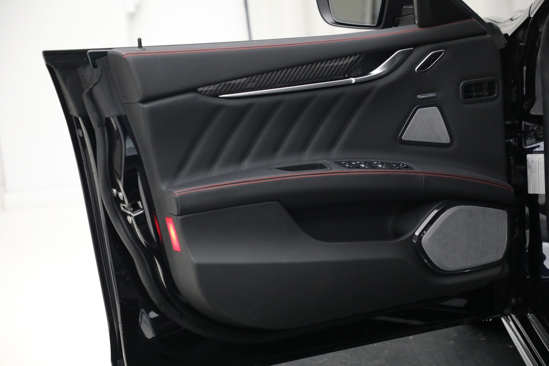 New-2022-Maserati-Ghibli-Trofeo