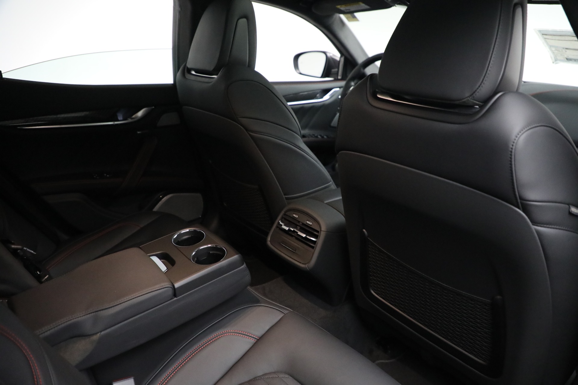 New-2022-Maserati-Ghibli-Trofeo