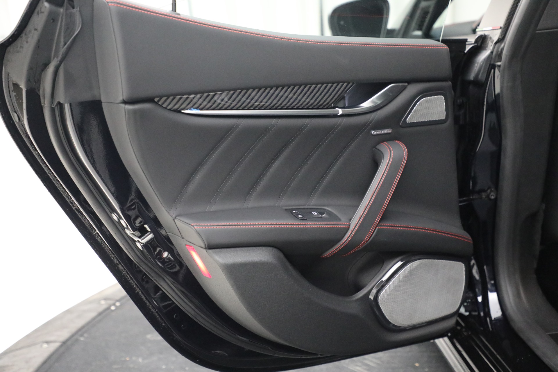 New-2022-Maserati-Ghibli-Trofeo