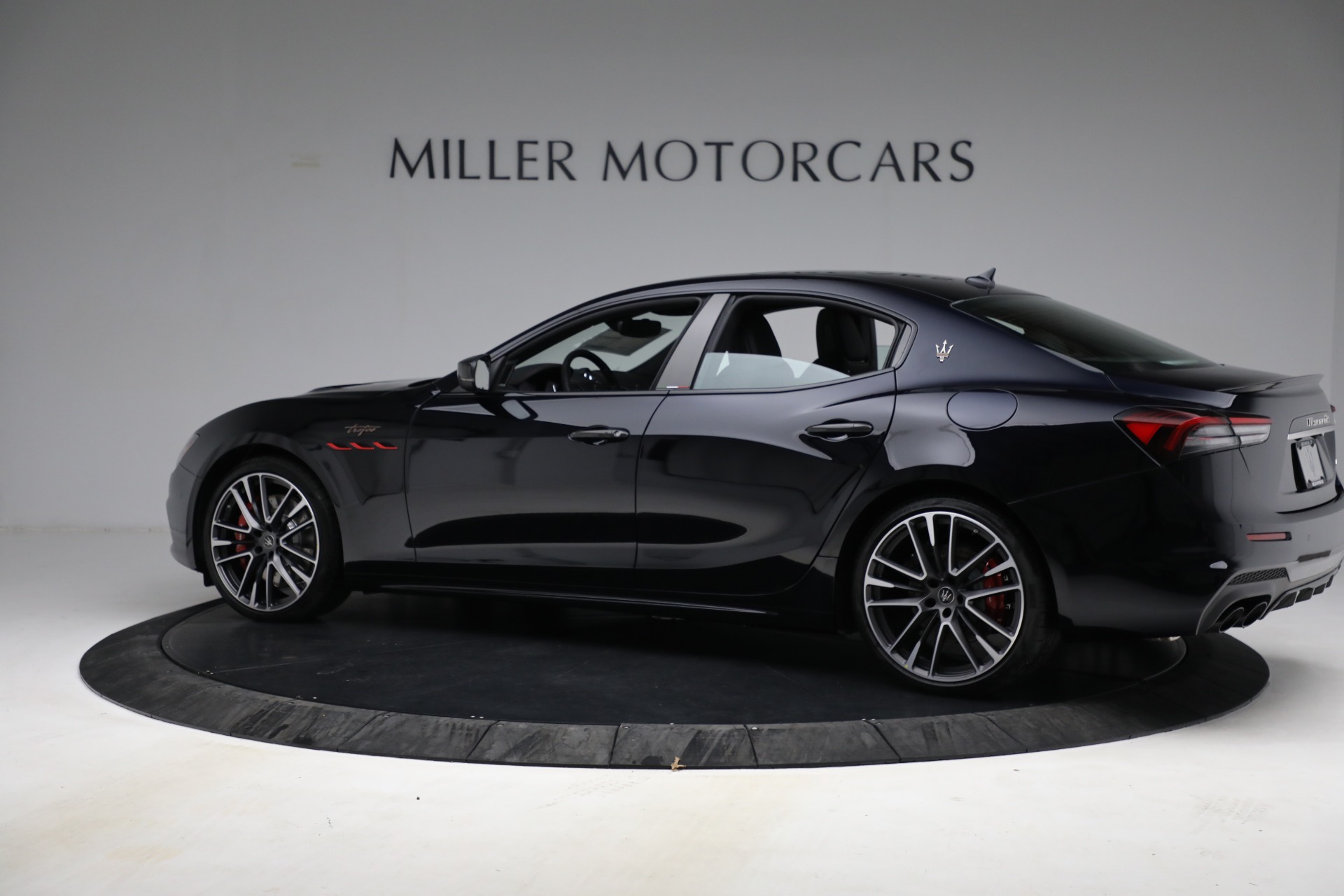 New-2022-Maserati-Ghibli-Trofeo