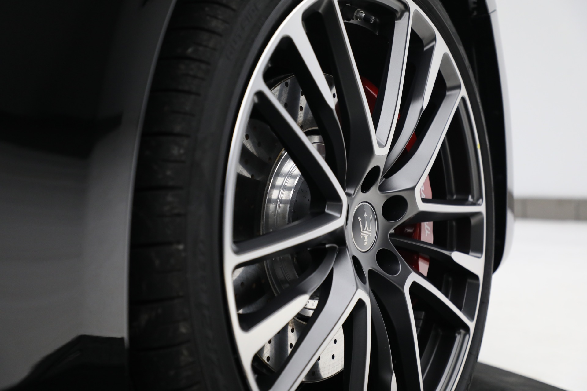 New-2022-Maserati-Ghibli-Trofeo