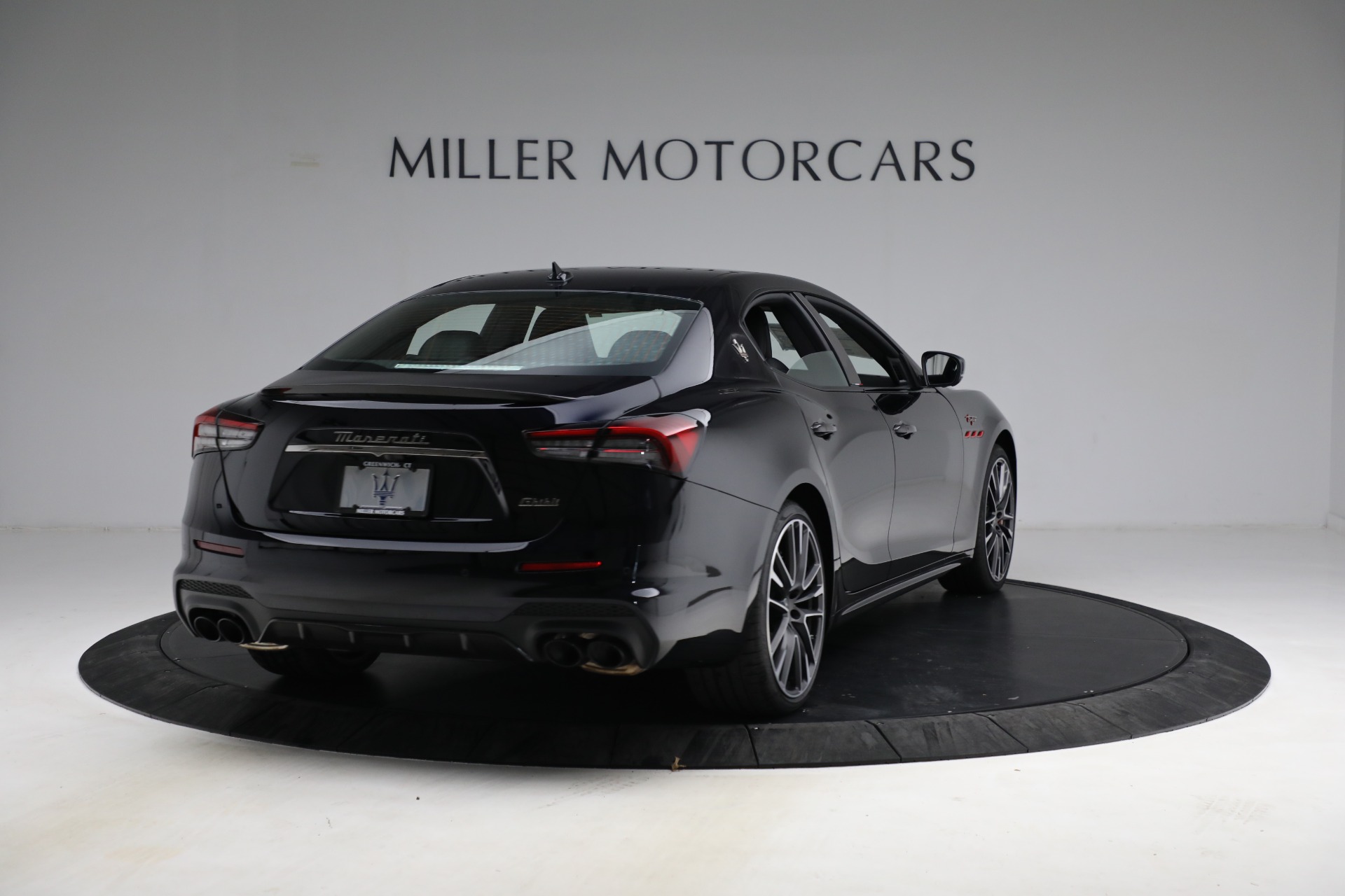 New-2022-Maserati-Ghibli-Trofeo