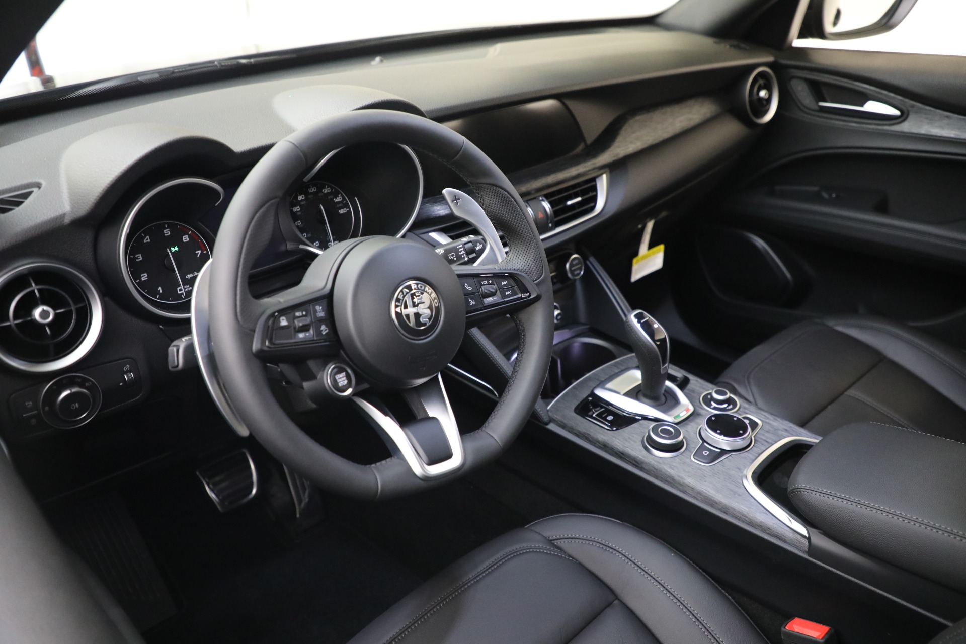 New-2022-Alfa-Romeo-Stelvio-Sprint