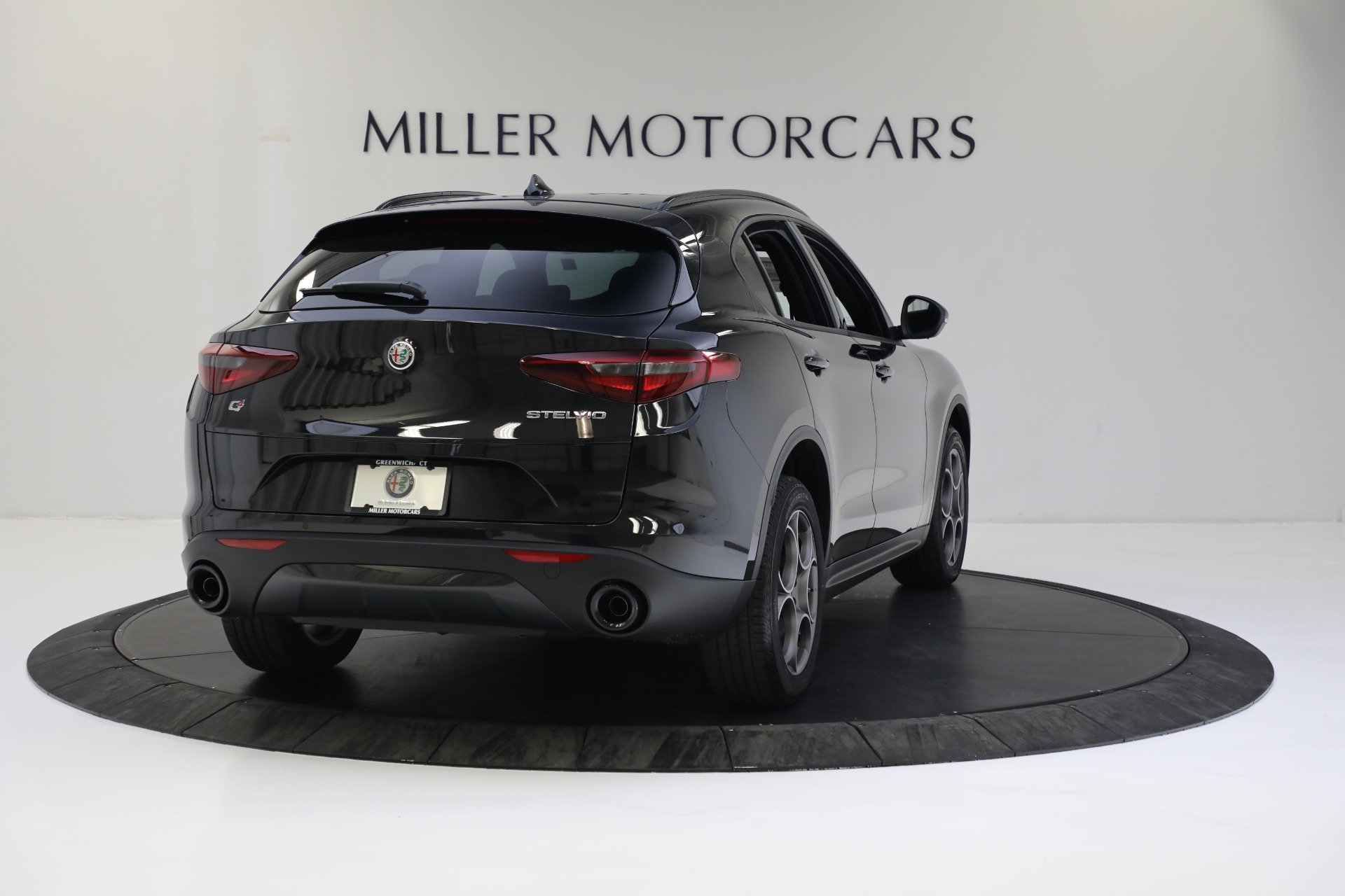 New-2022-Alfa-Romeo-Stelvio-Sprint