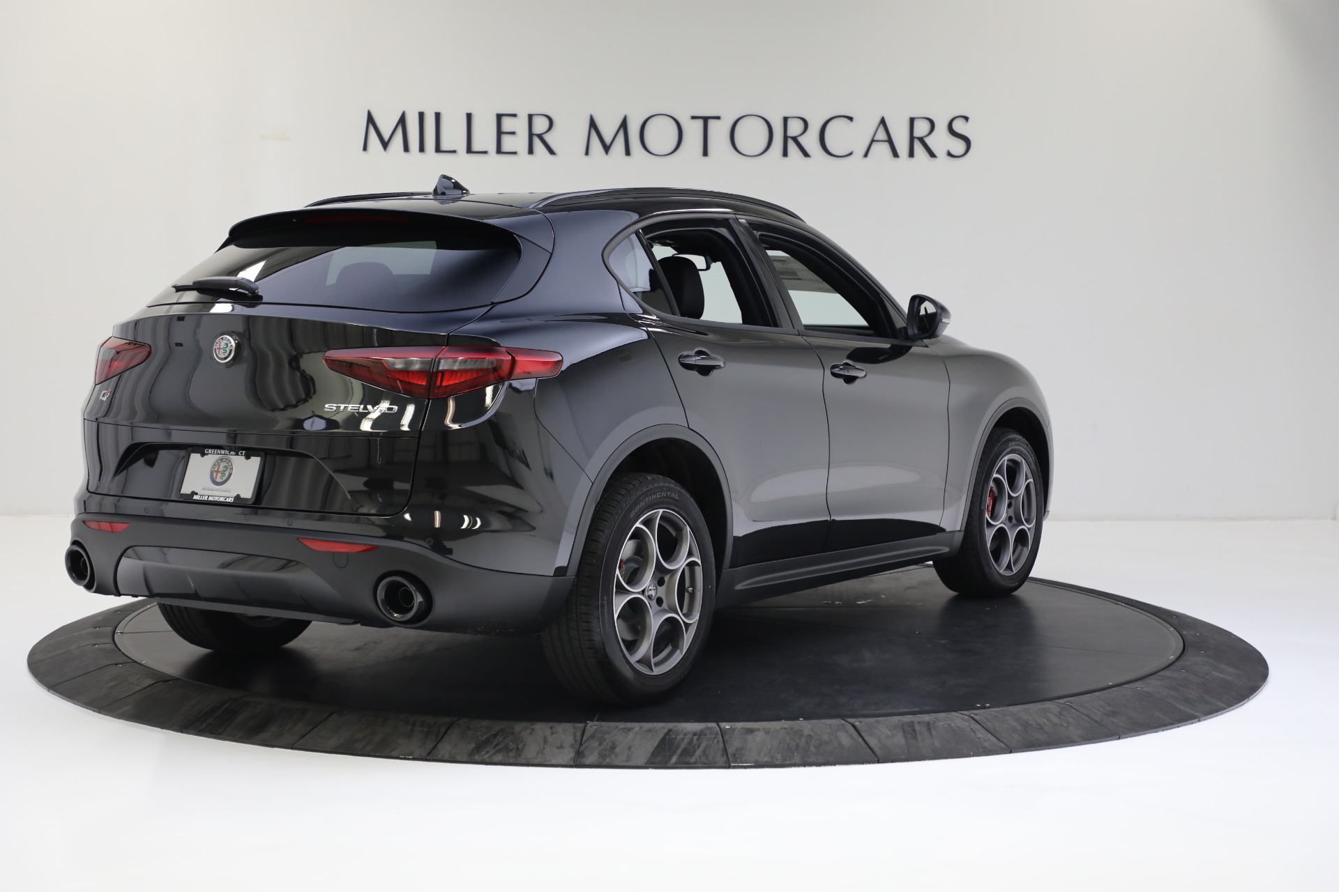 New-2022-Alfa-Romeo-Stelvio-Sprint