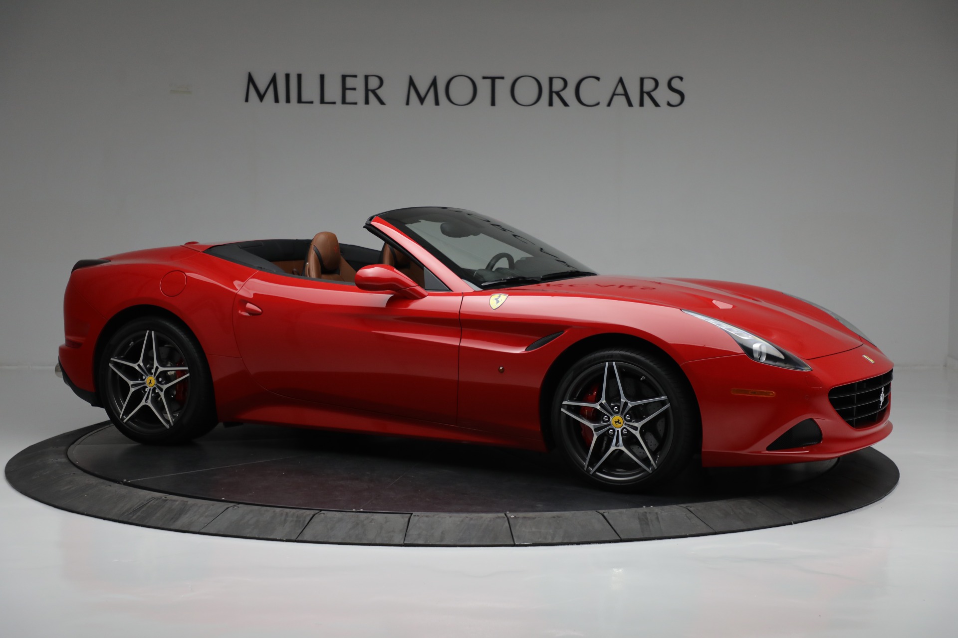 Used-2016-Ferrari-California-T