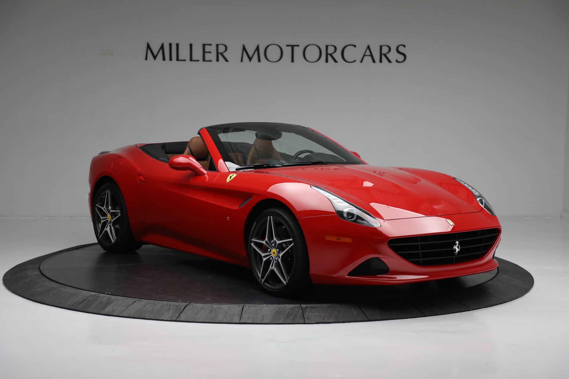 Used-2016-Ferrari-California-T