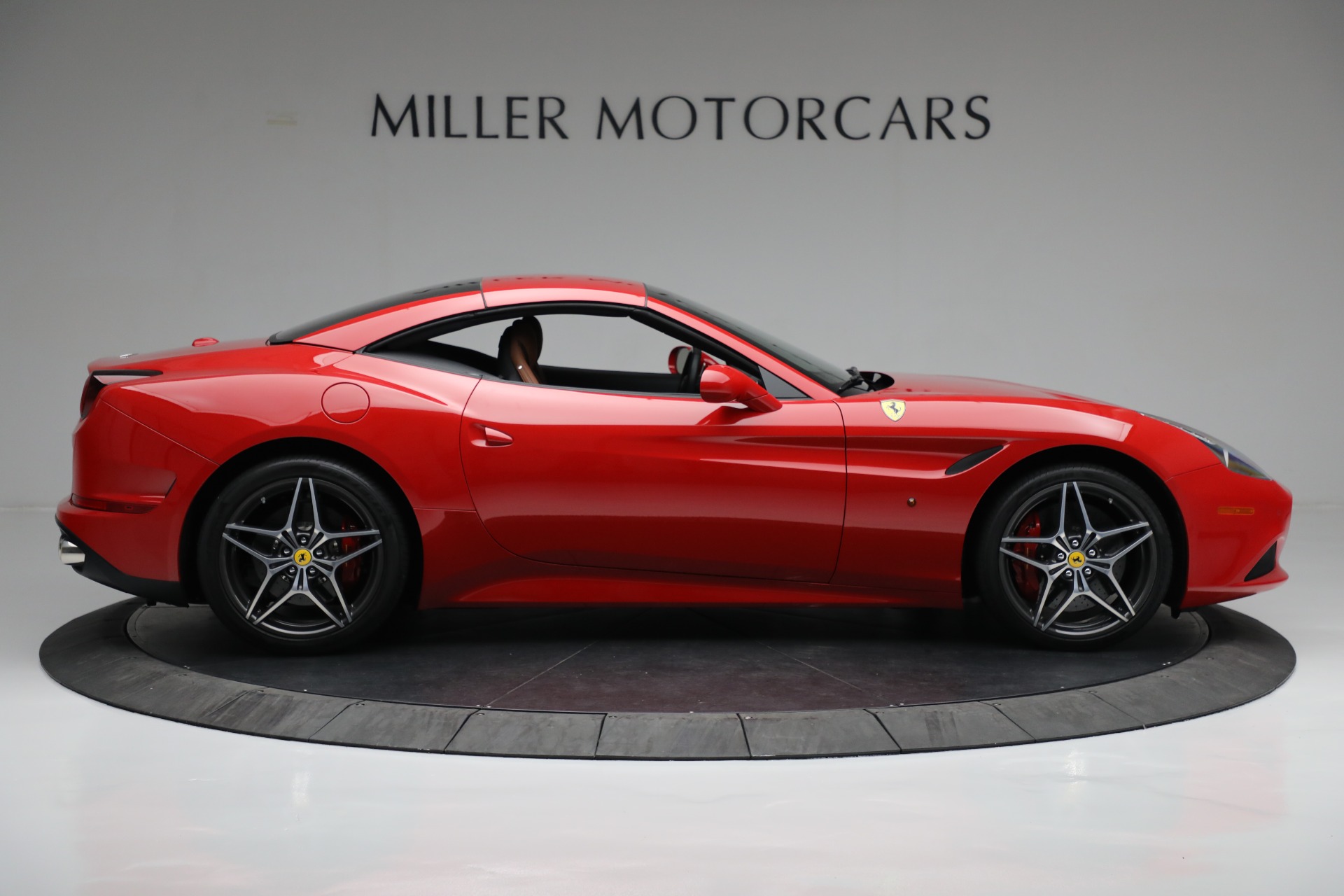 Used-2016-Ferrari-California-T