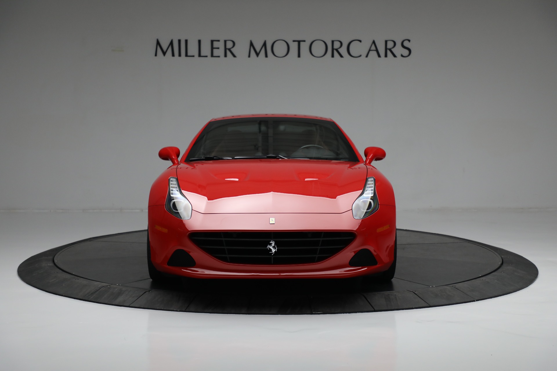 Used-2016-Ferrari-California-T