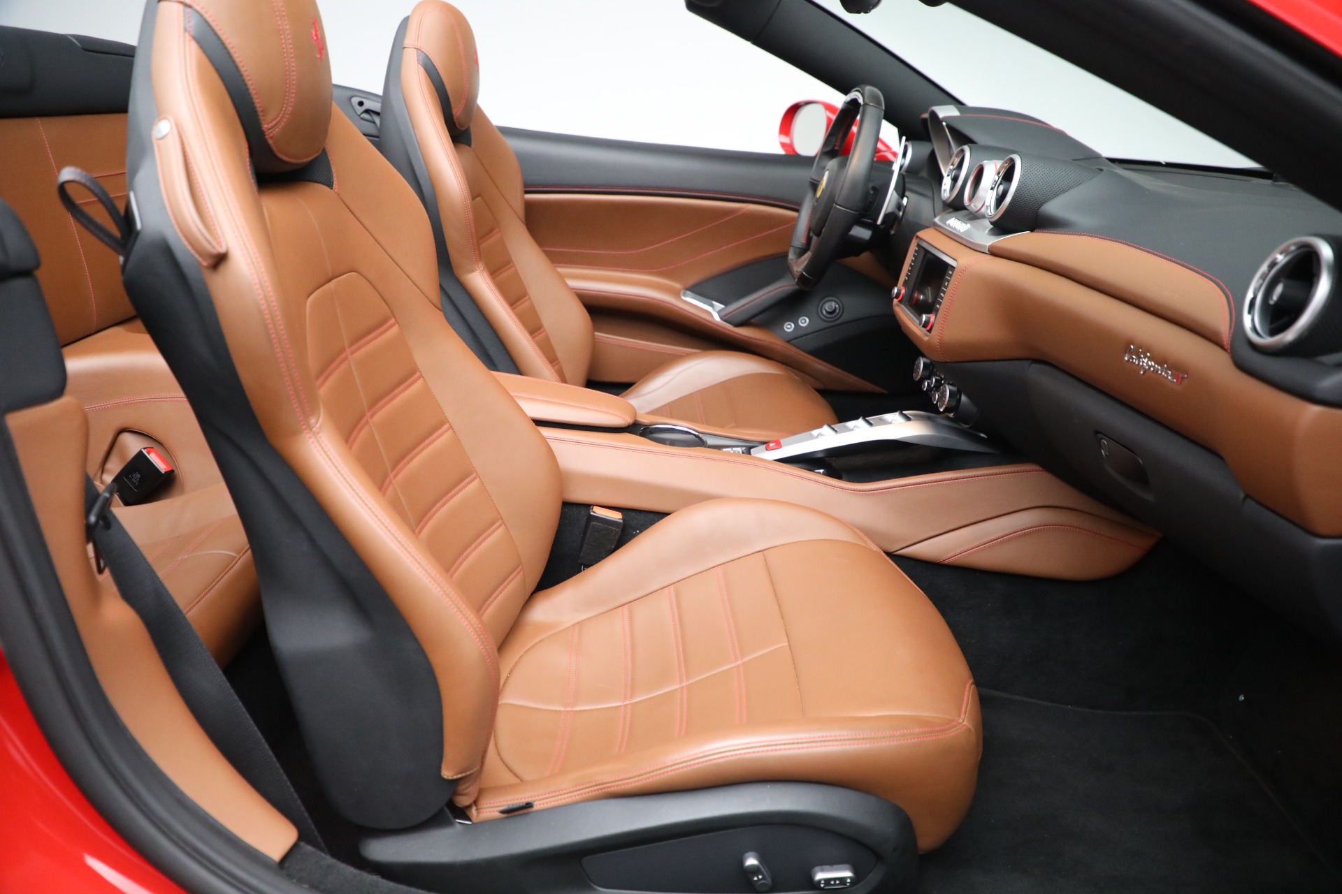 Used-2016-Ferrari-California-T