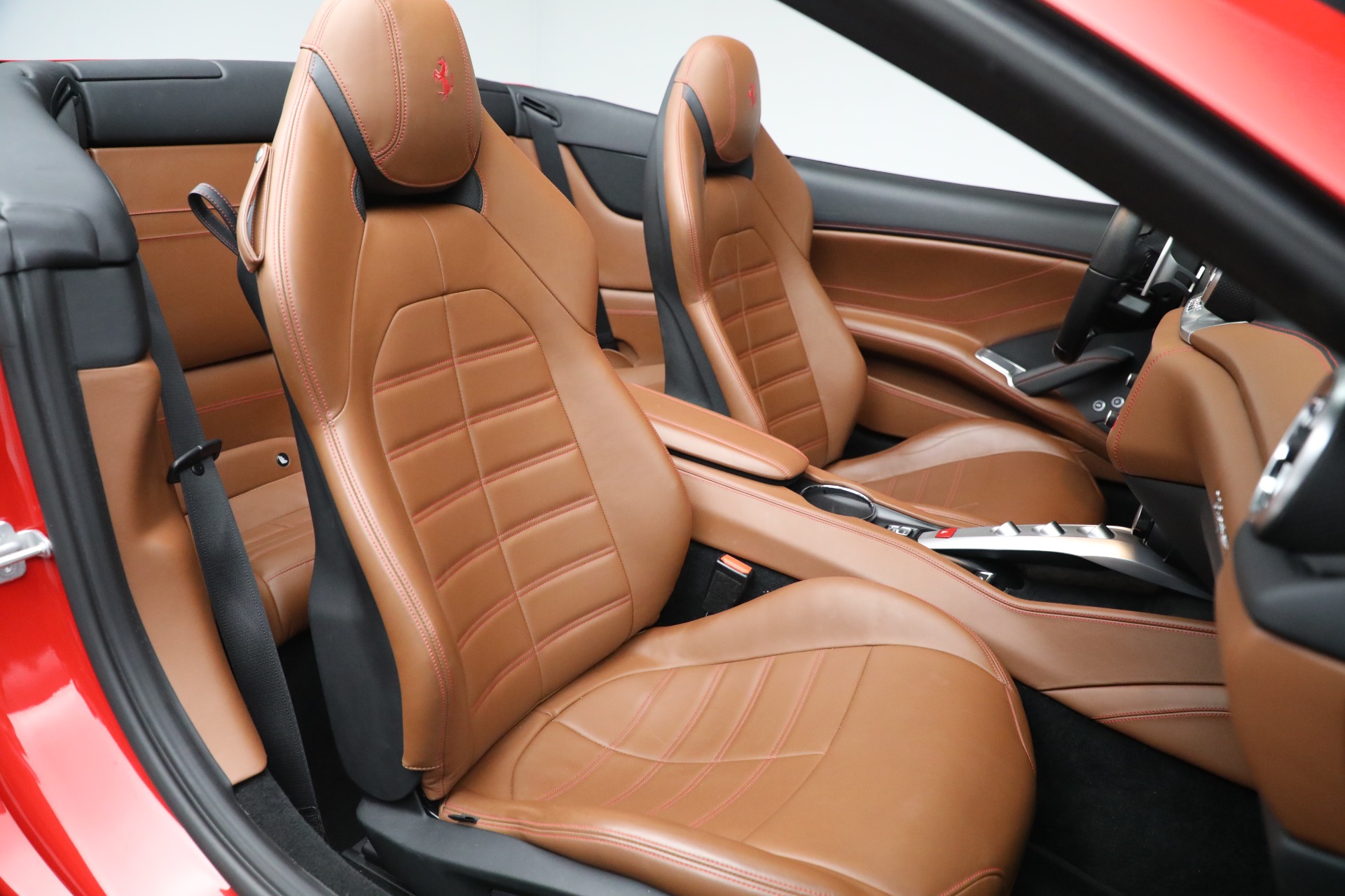 Used-2016-Ferrari-California-T