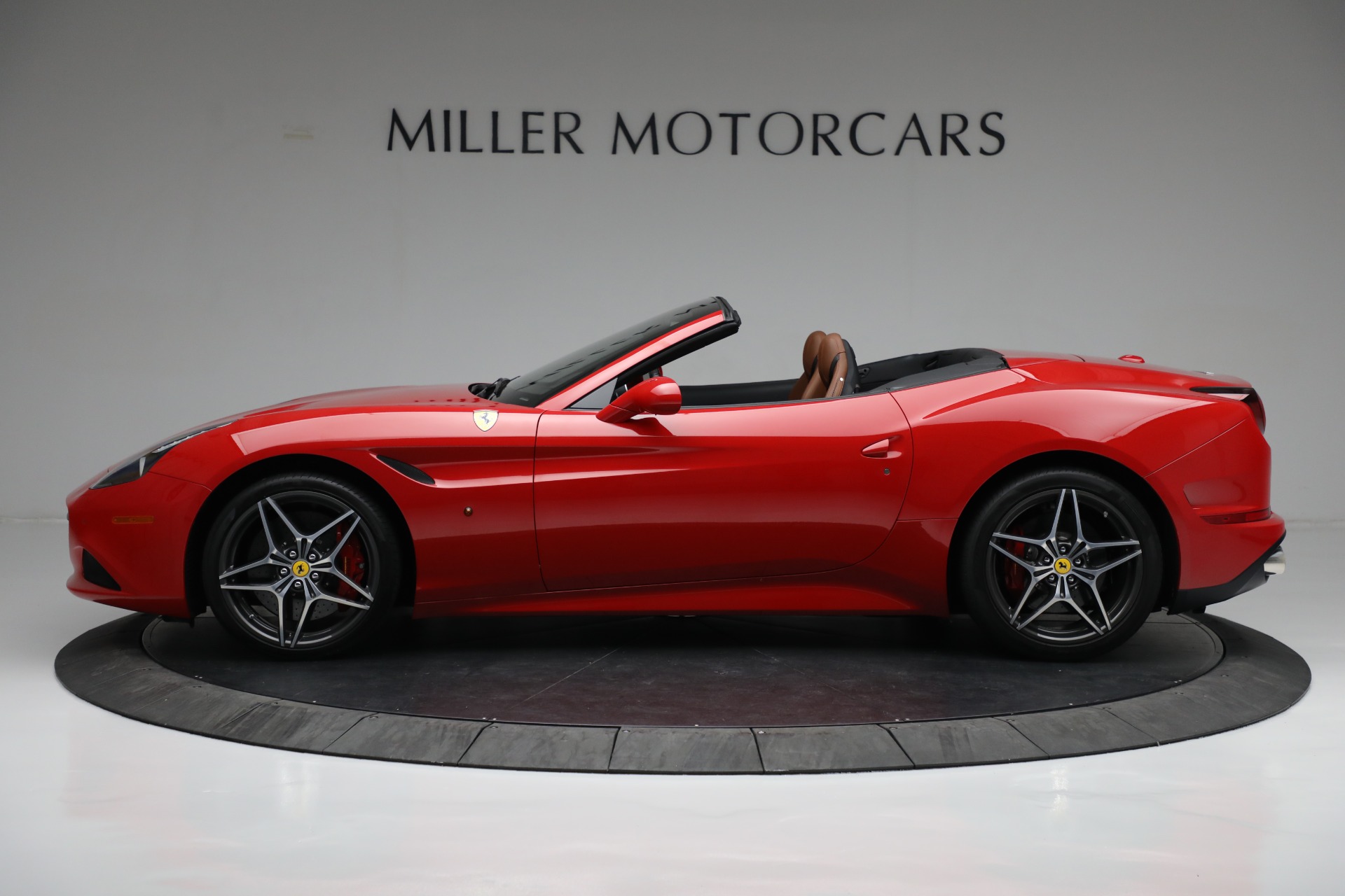 Used-2016-Ferrari-California-T