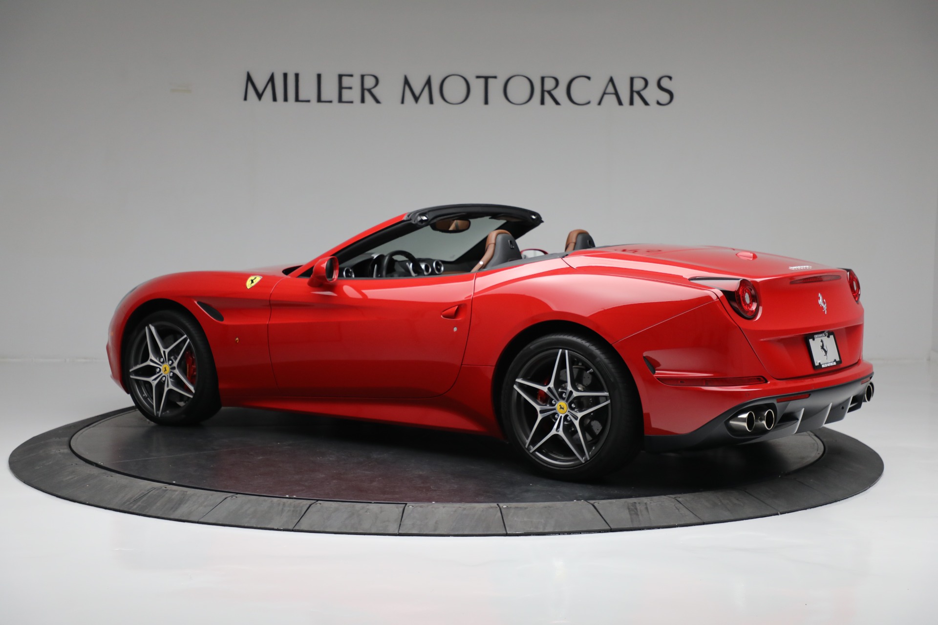 Used-2016-Ferrari-California-T