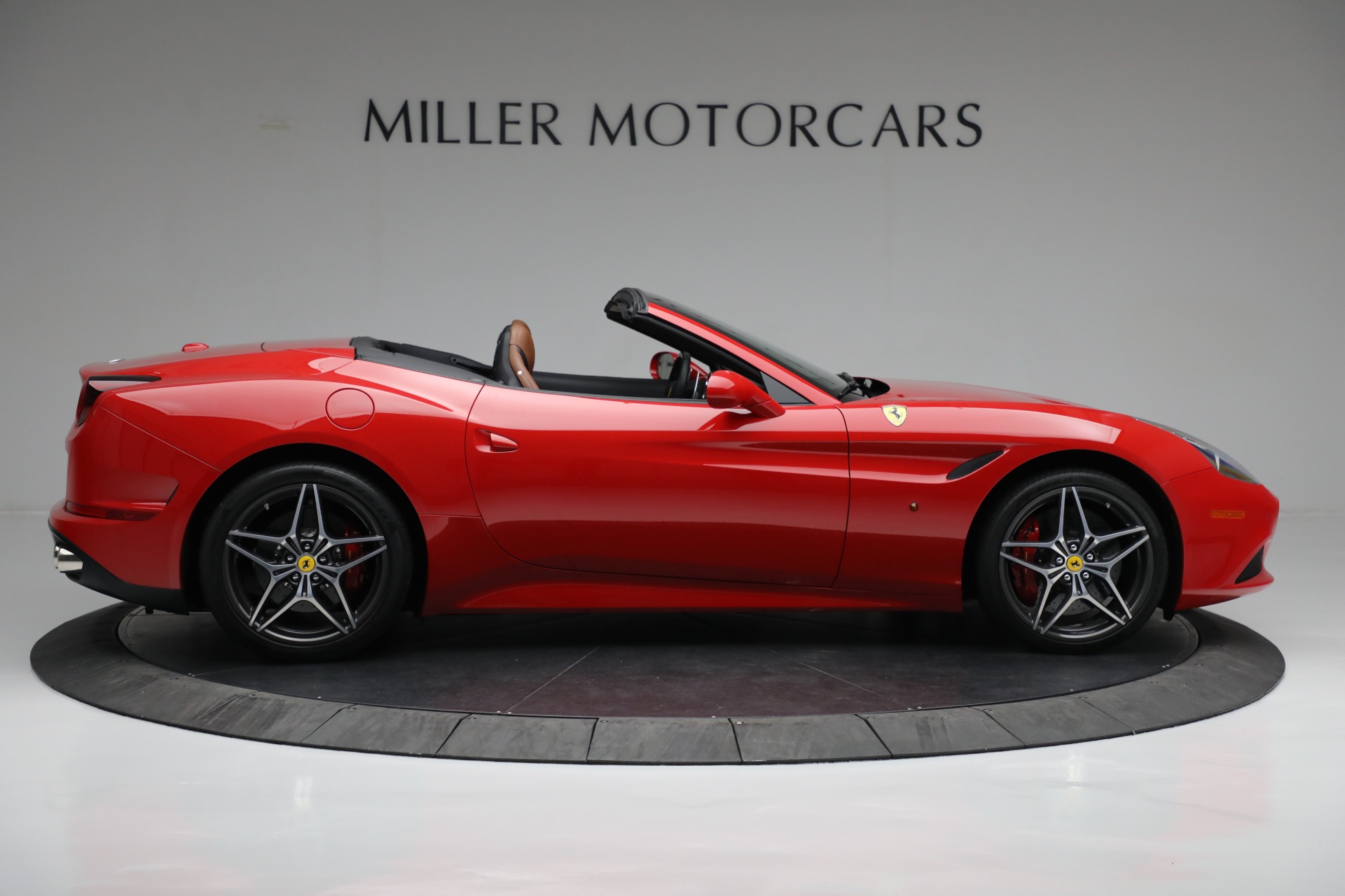 Used-2016-Ferrari-California-T