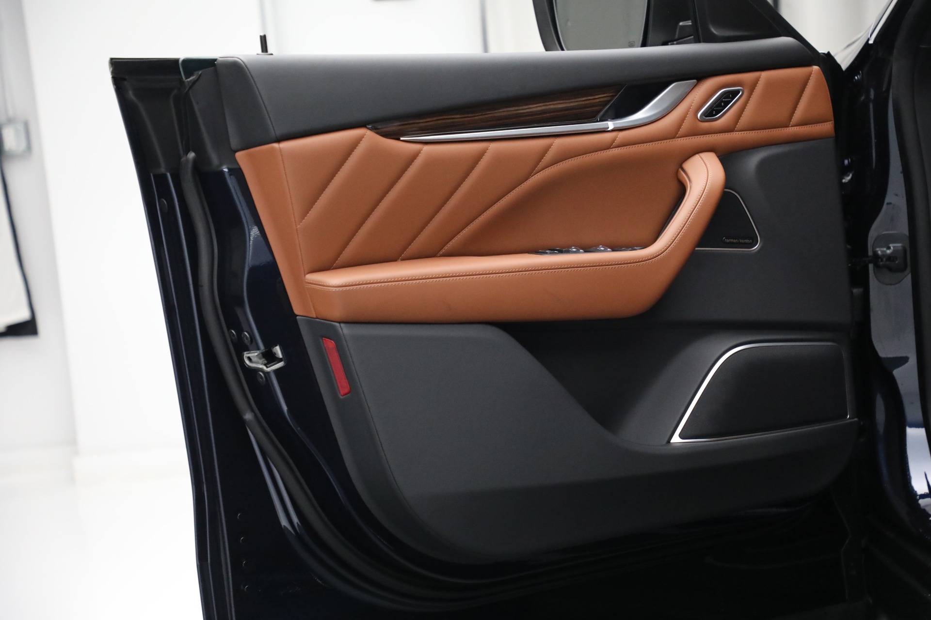 New-2022-Maserati-Levante-Modena