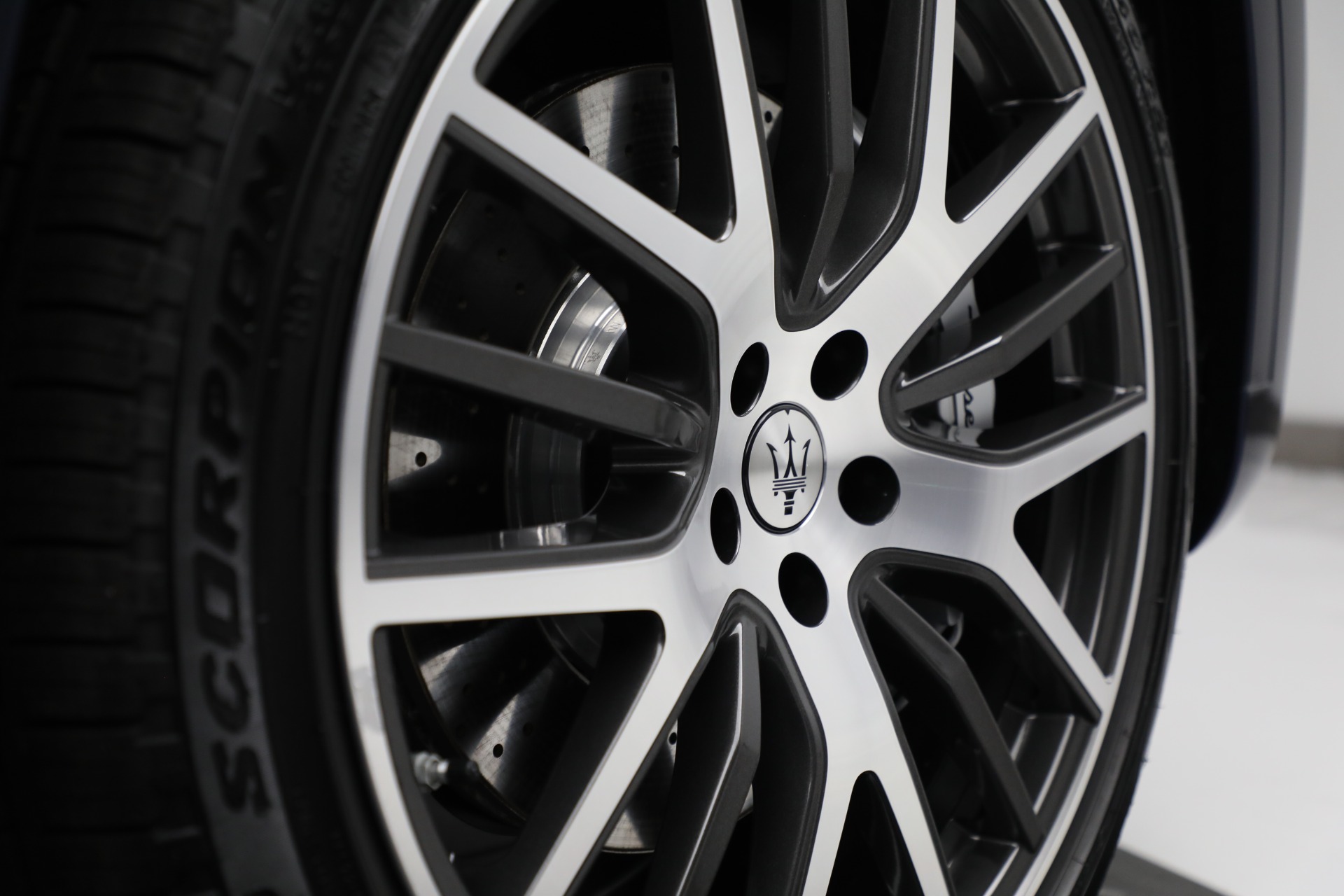 New-2022-Maserati-Levante-Modena