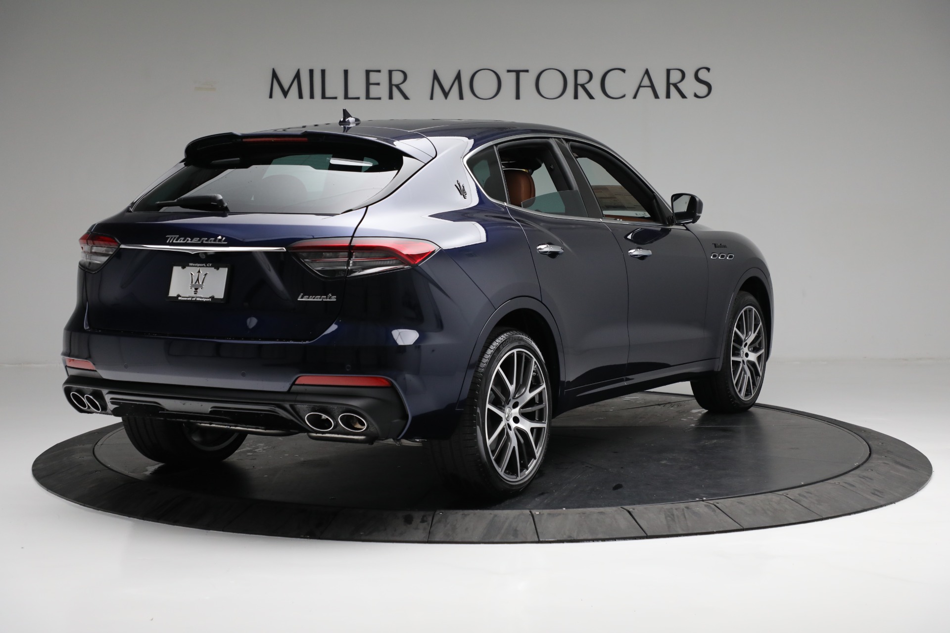 New-2022-Maserati-Levante-Modena