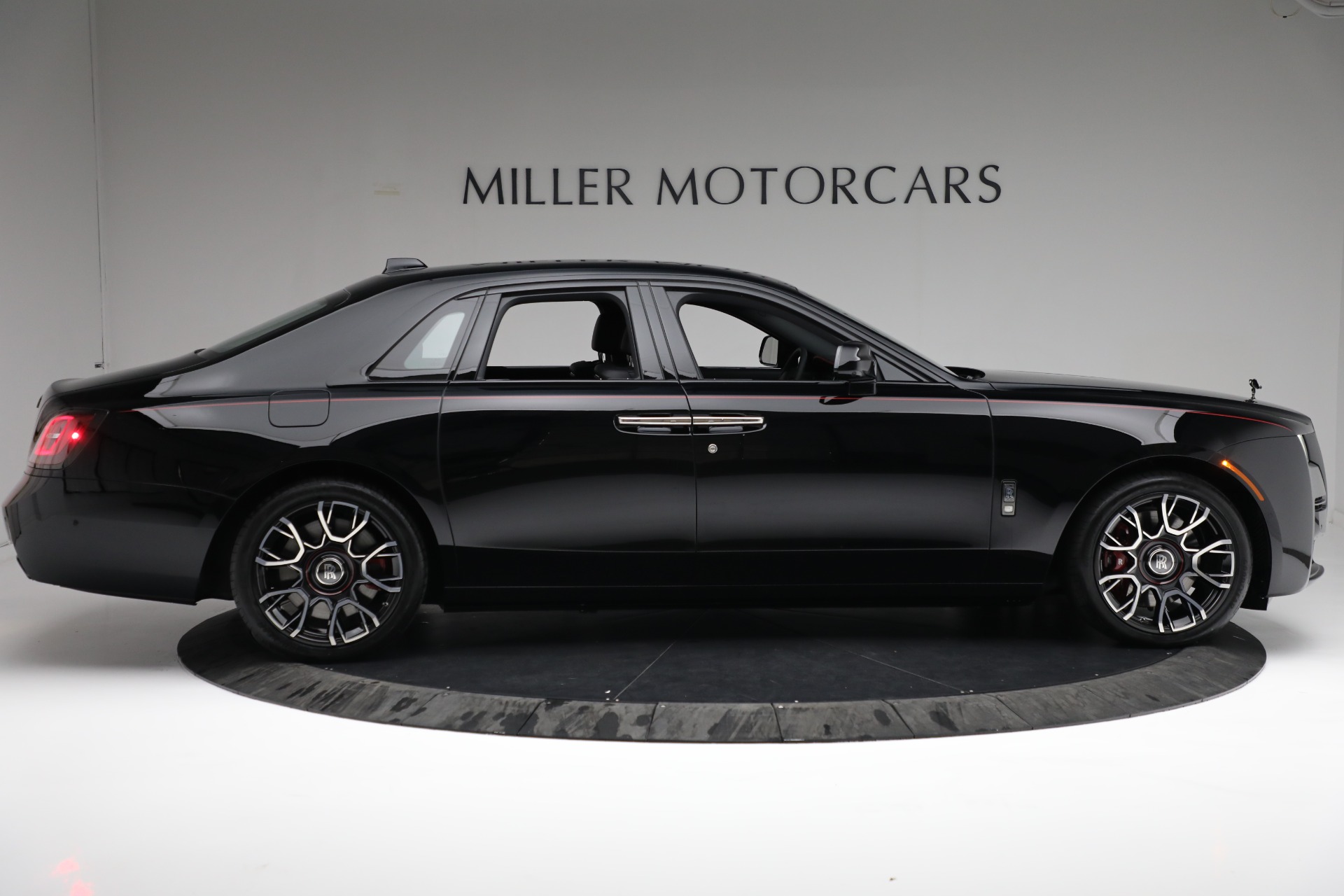 Used-2022-Rolls-Royce-Black-Badge-Ghost
