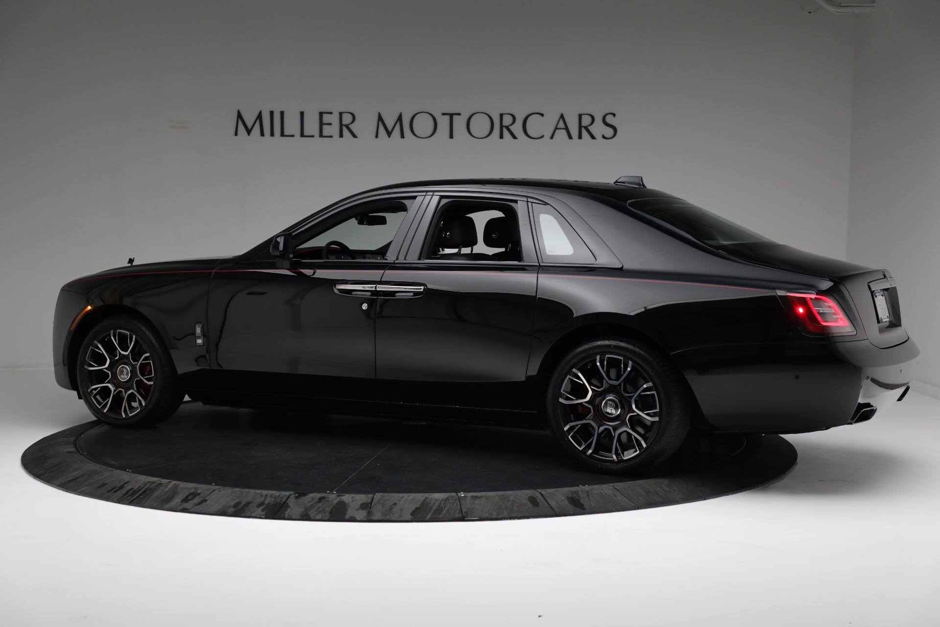 Used-2022-Rolls-Royce-Black-Badge-Ghost