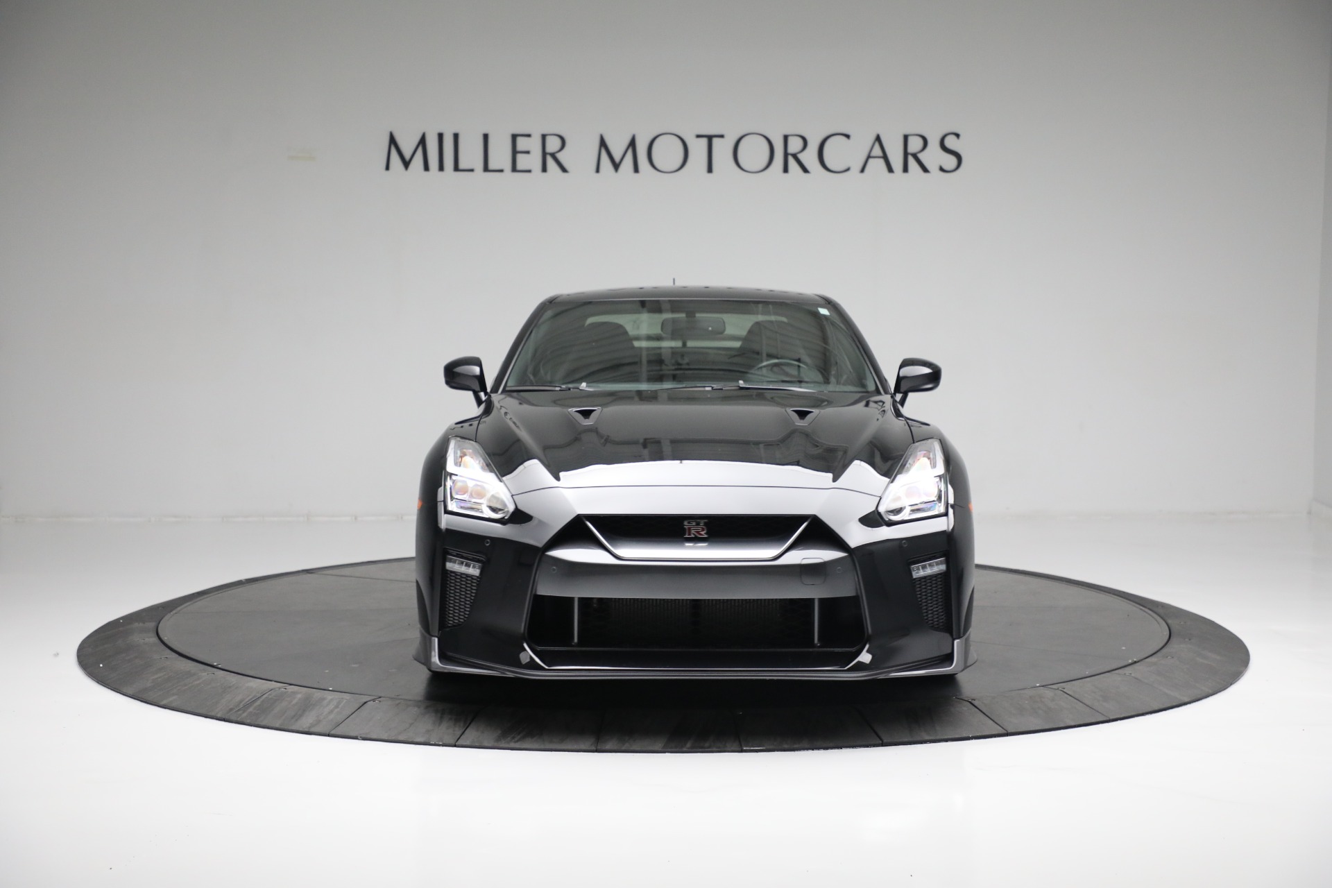Used-2017-Nissan-GT-R-Premium