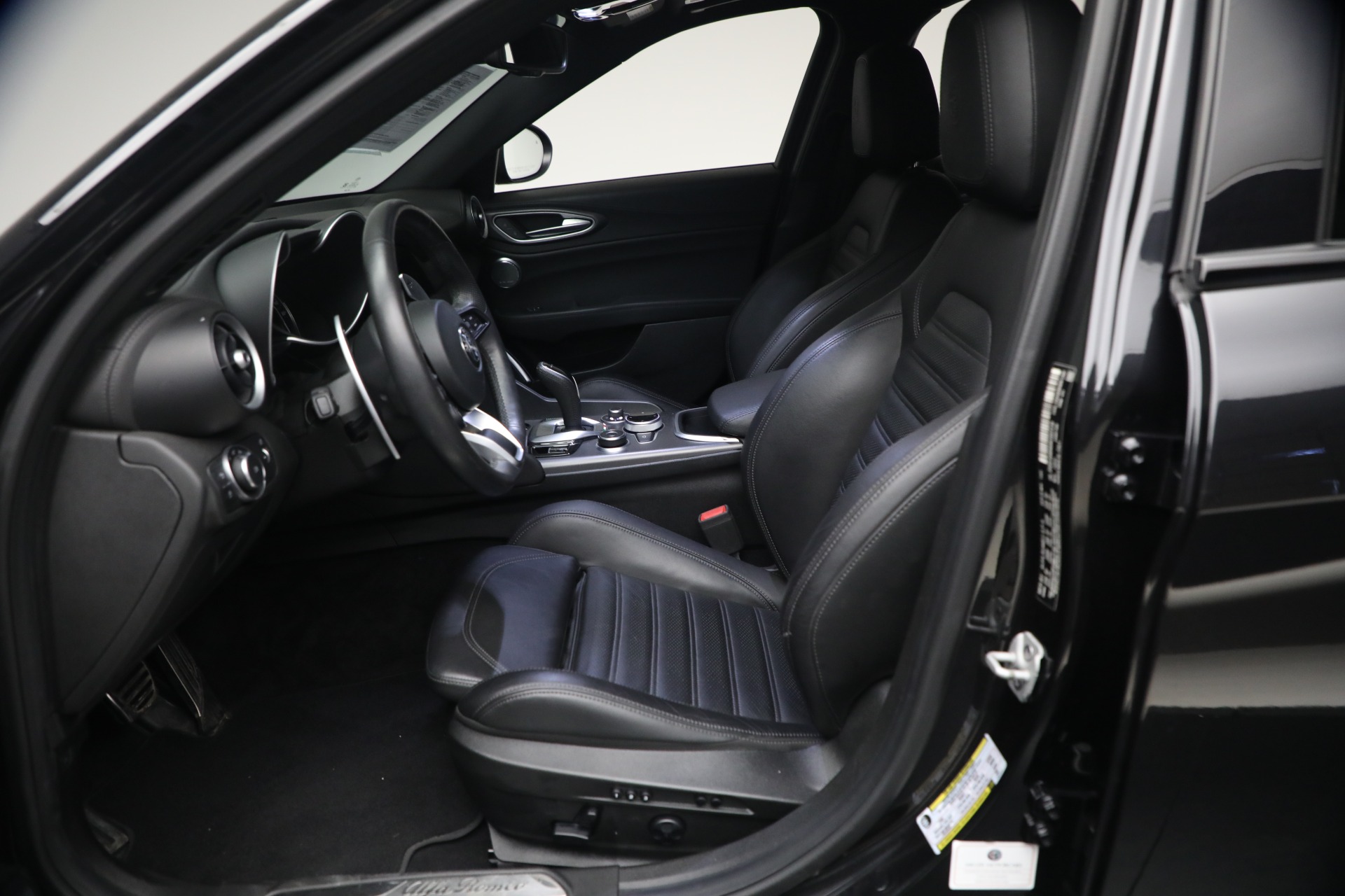Used-2022-Alfa-Romeo-Giulia-Veloce