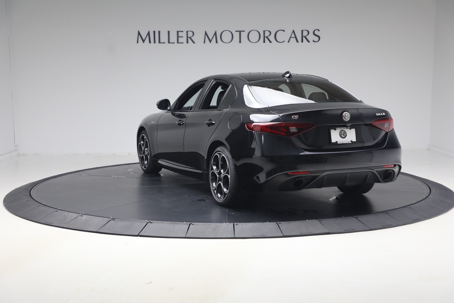 Used-2022-Alfa-Romeo-Giulia-Veloce