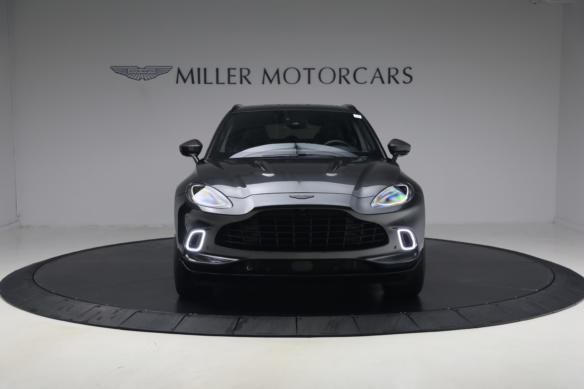Used-2022-Aston-Martin-DBX