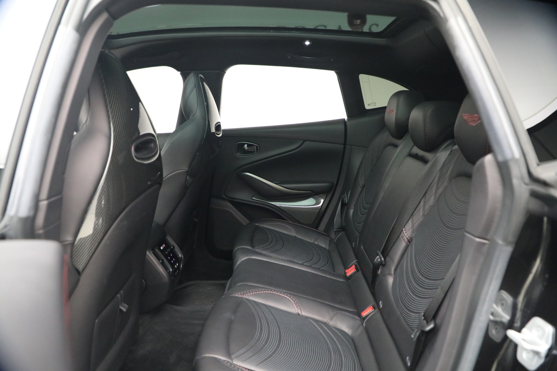 Used-2022-Aston-Martin-DBX