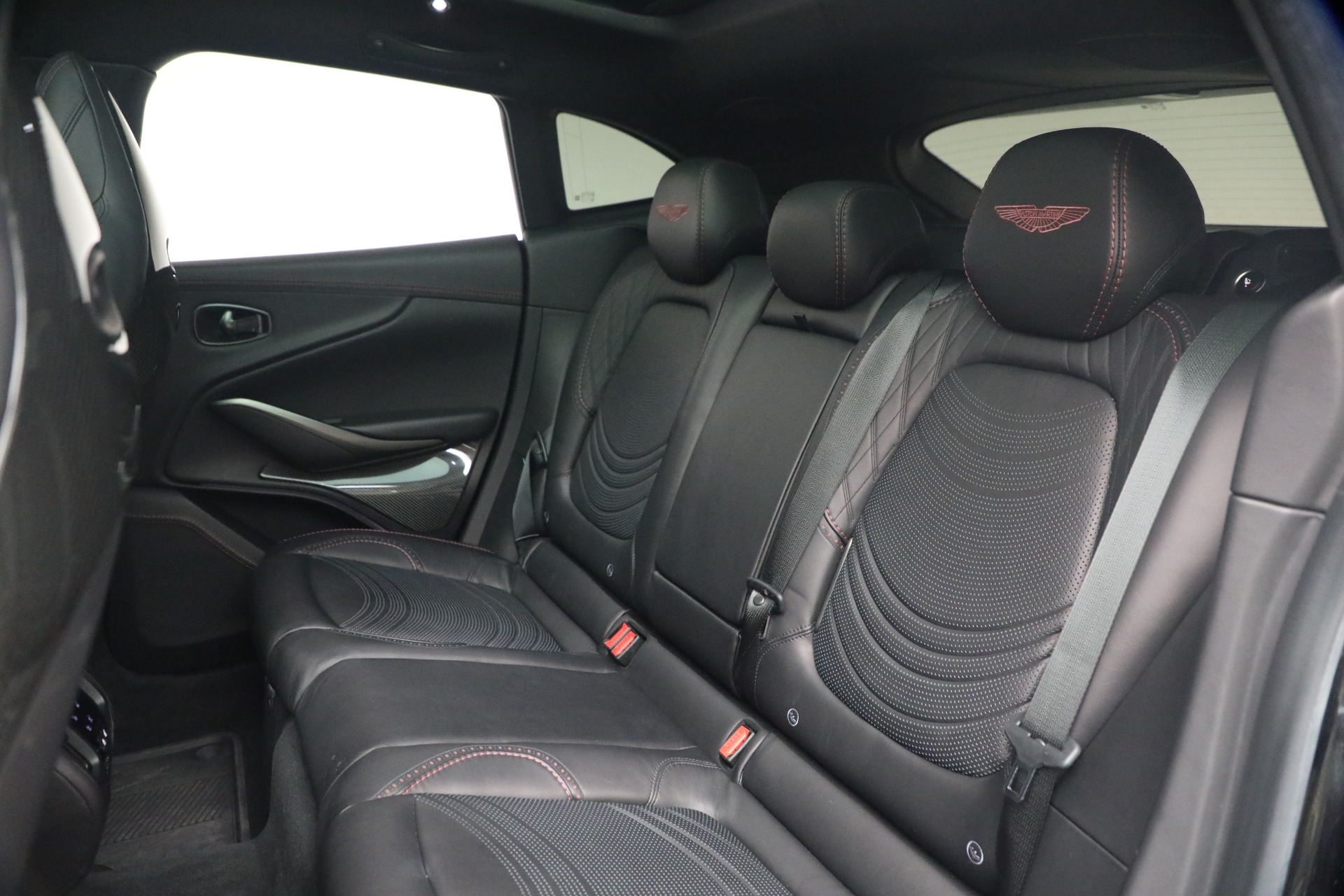 Used-2022-Aston-Martin-DBX