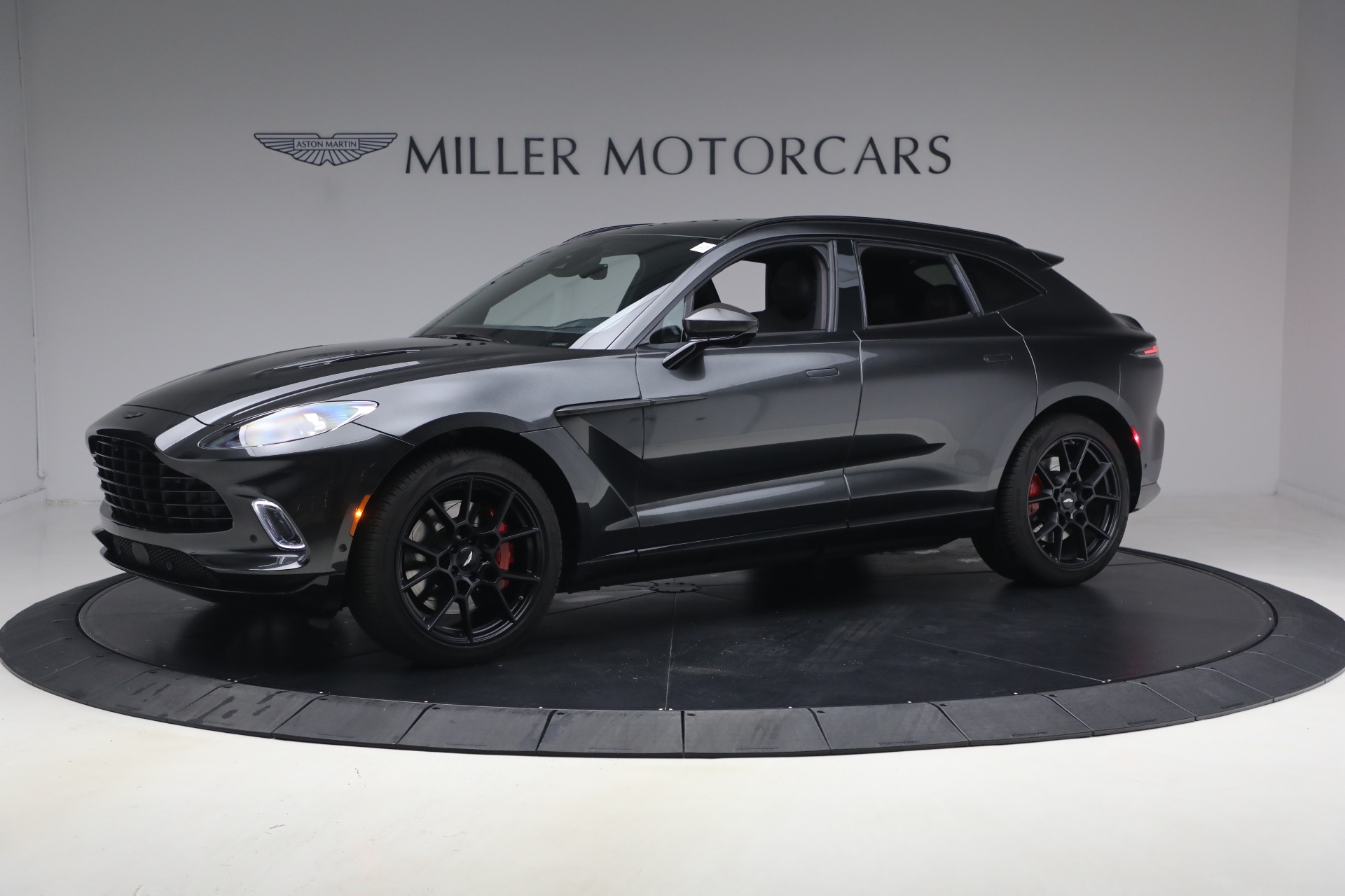 Used-2022-Aston-Martin-DBX