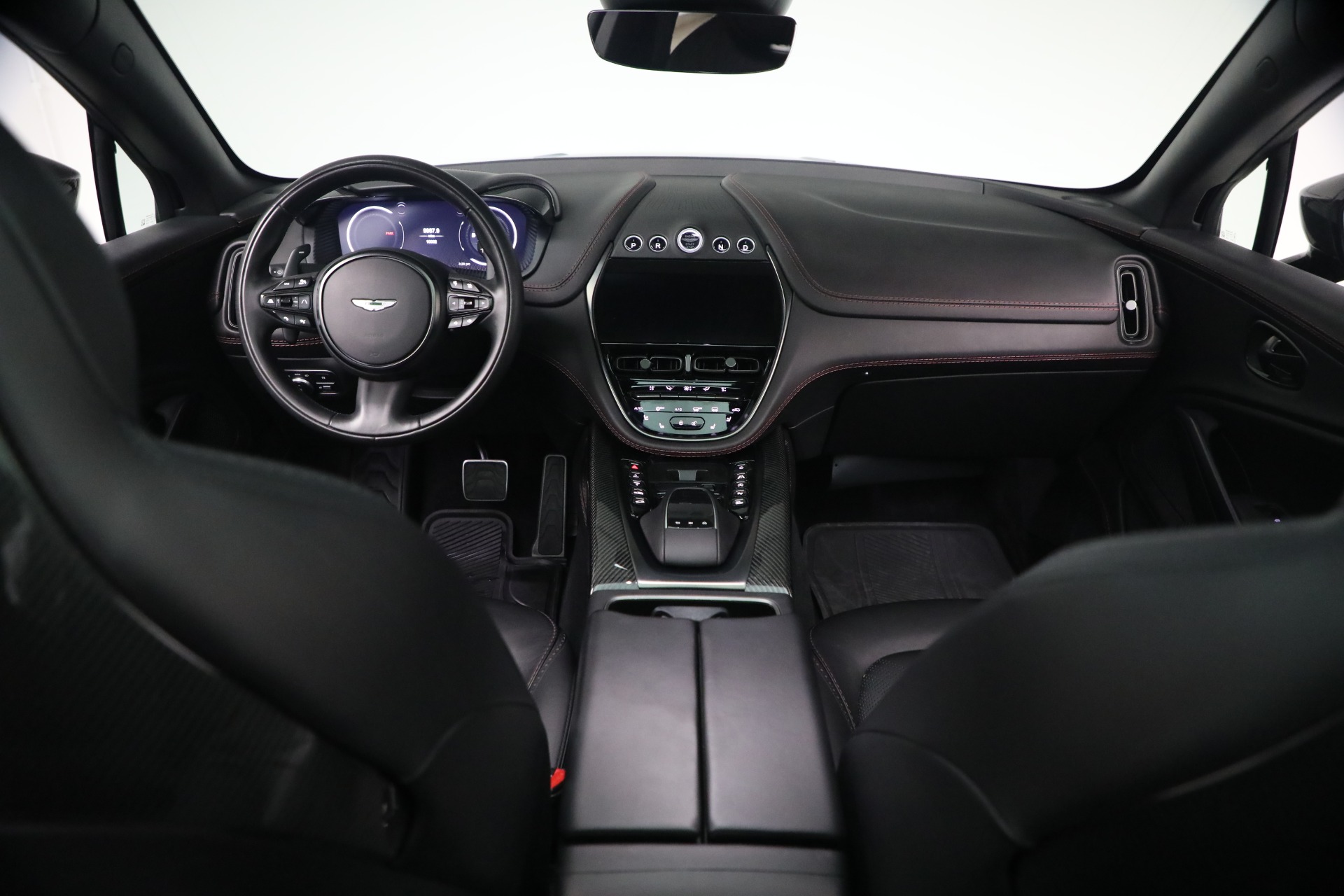 Used-2022-Aston-Martin-DBX