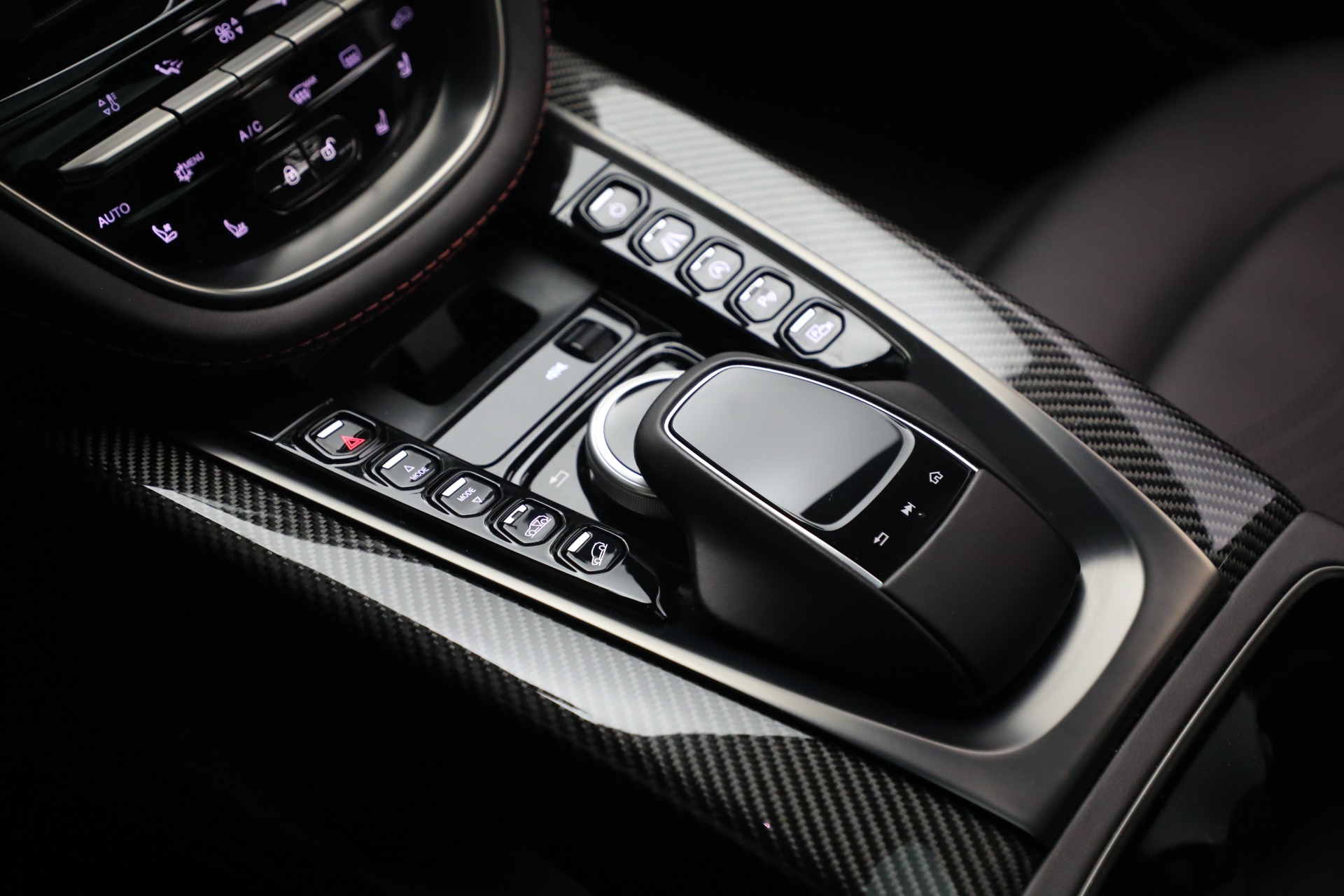 Used-2022-Aston-Martin-DBX