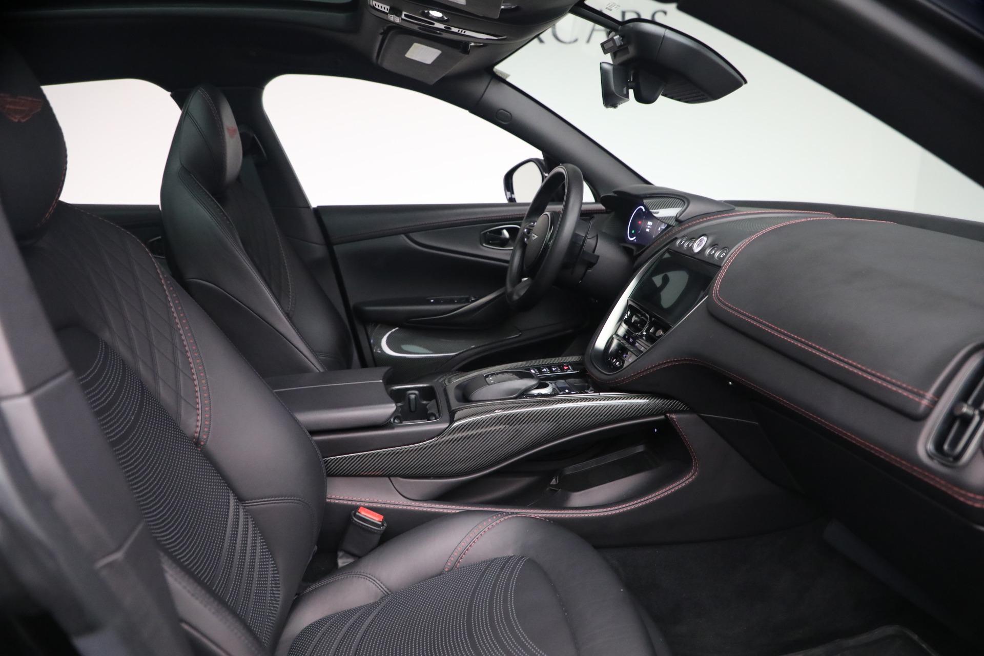 Used-2022-Aston-Martin-DBX