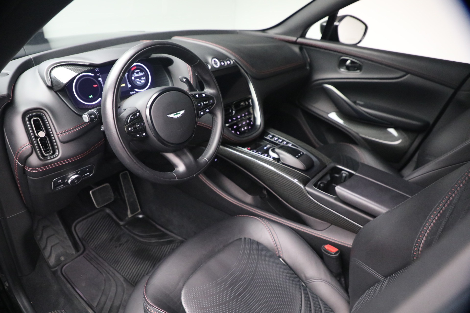Used-2022-Aston-Martin-DBX